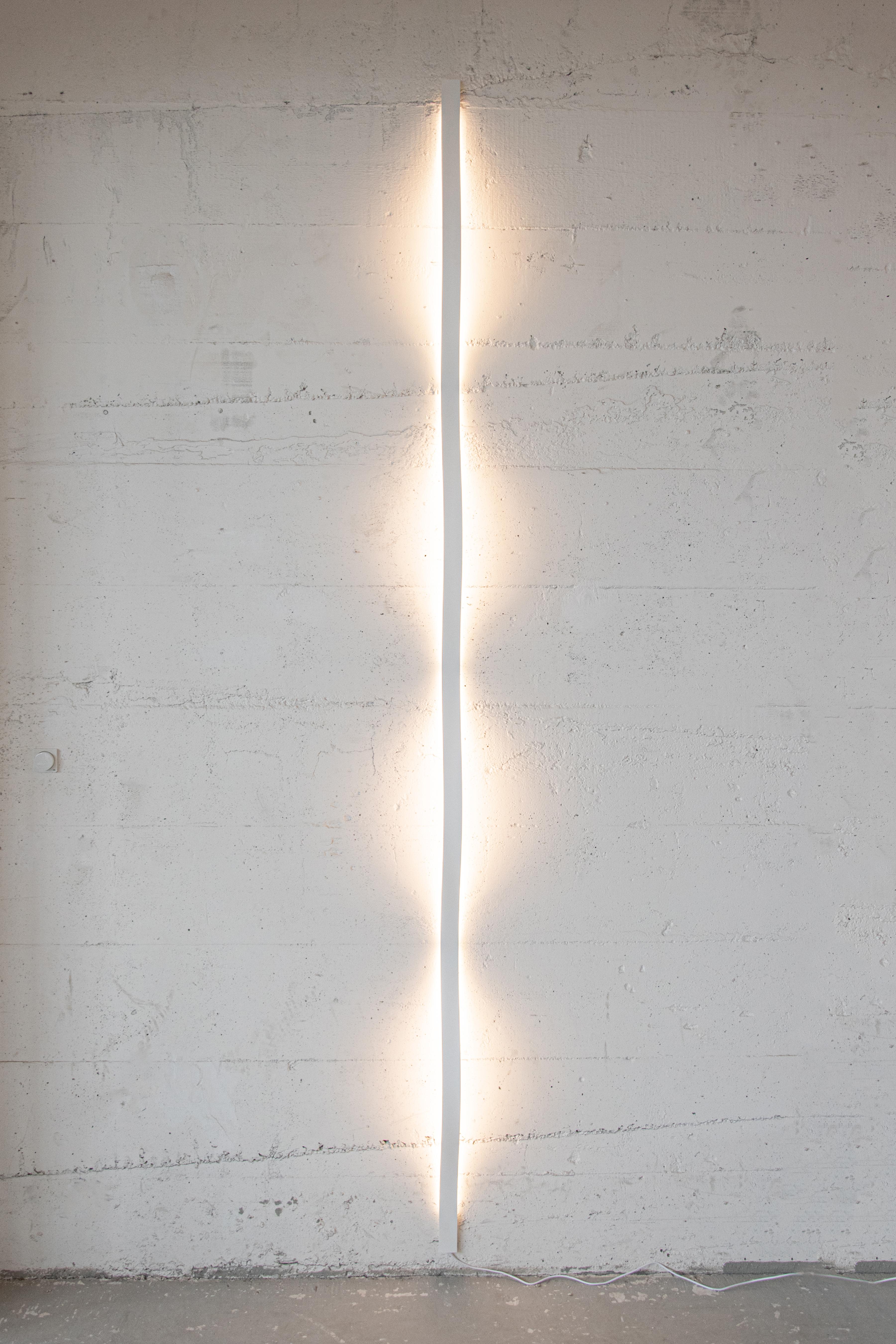 [ARRAY] Sine Light - Wall Lamp (Black/White) For Sale 1