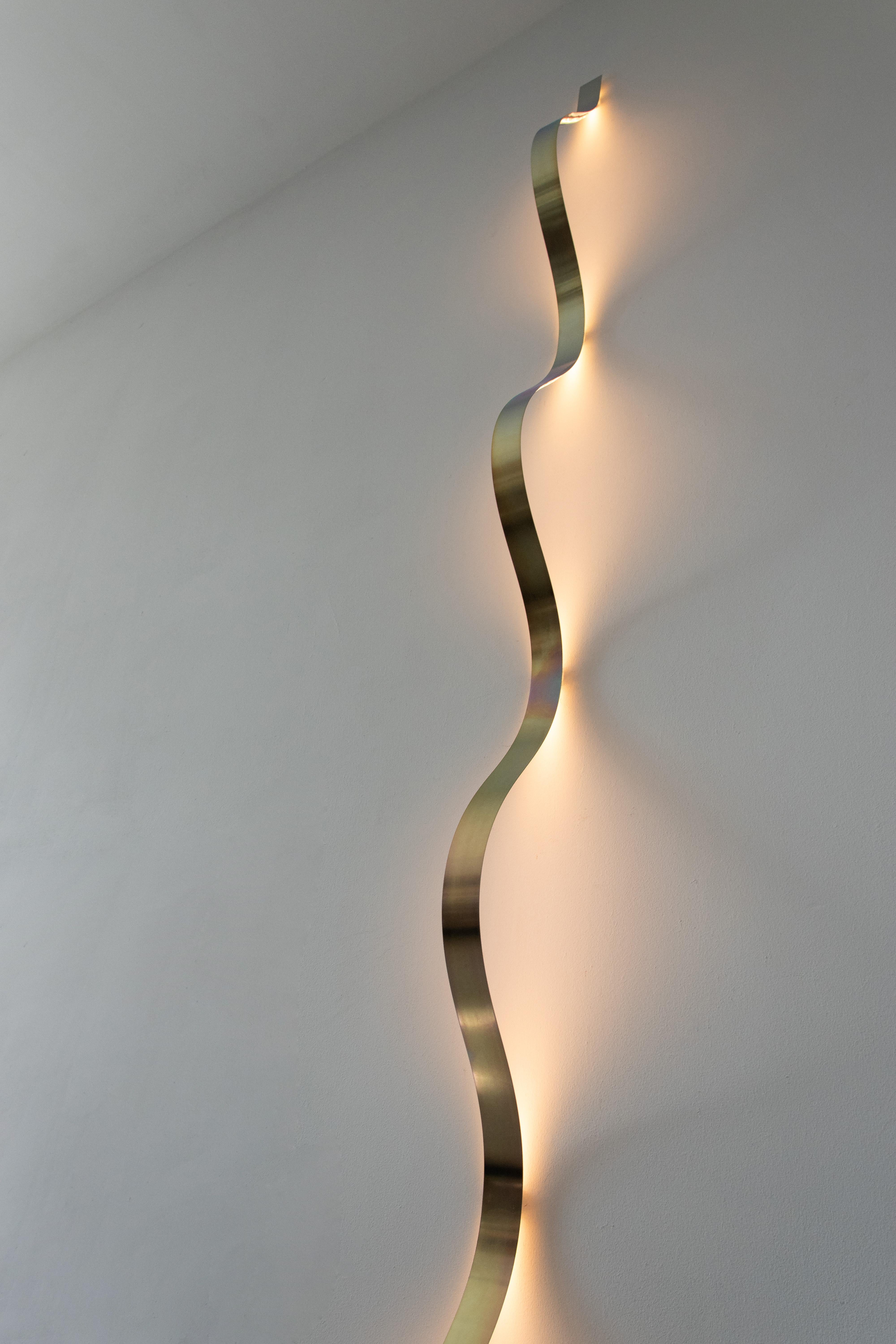 Modern [ARRAY] Sine Light - Wall Lamp (Galvanized Black/Silver/Yellow) For Sale