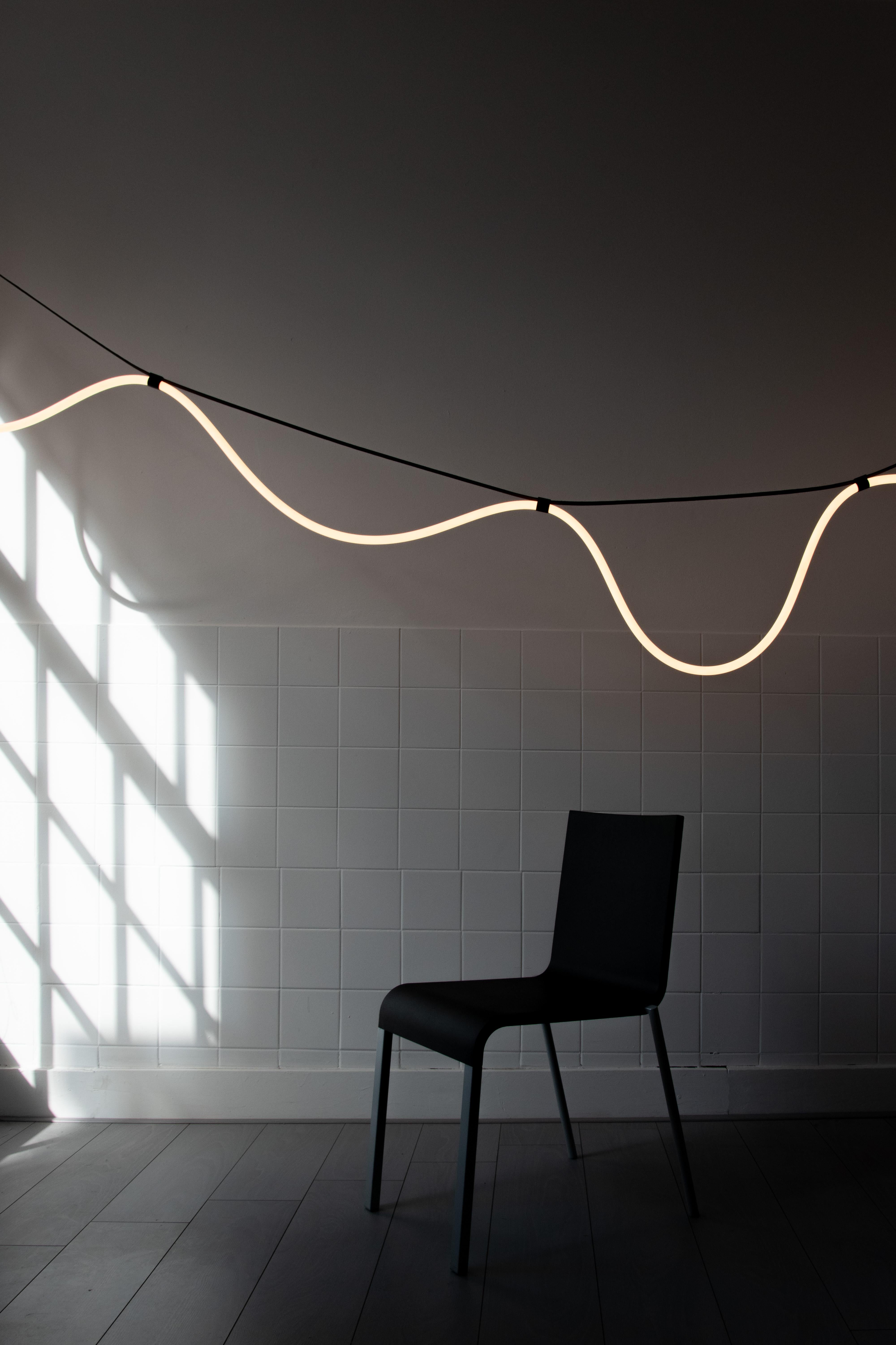 Néerlandais [ARRAY]  Spline Outdoor Light - String Light (Noir/Rouge/Jaune) en vente