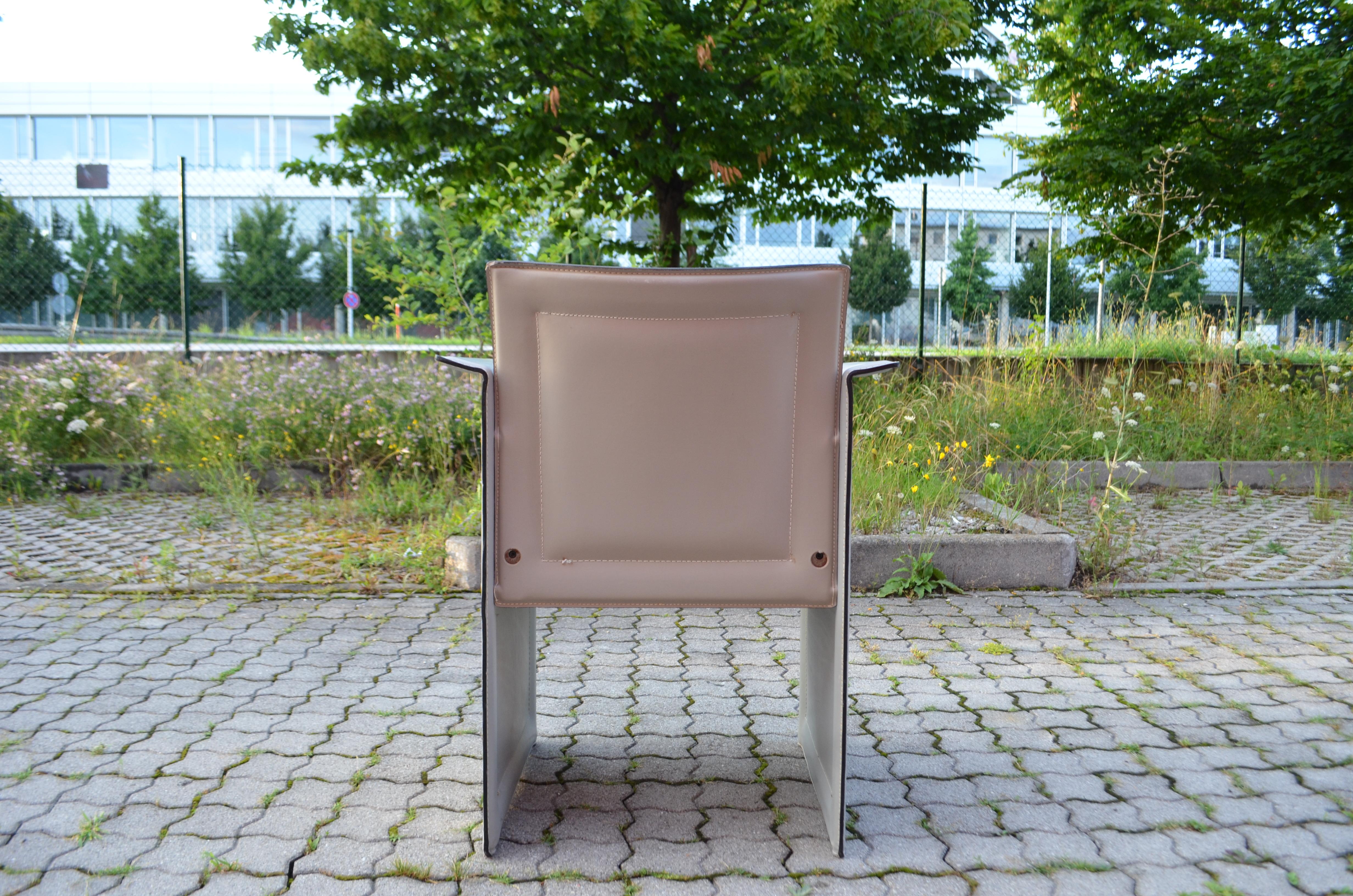 Chaise de salle à manger moderne Arrben en cuir de selle gris, modèle Solaria, Italie en vente 4