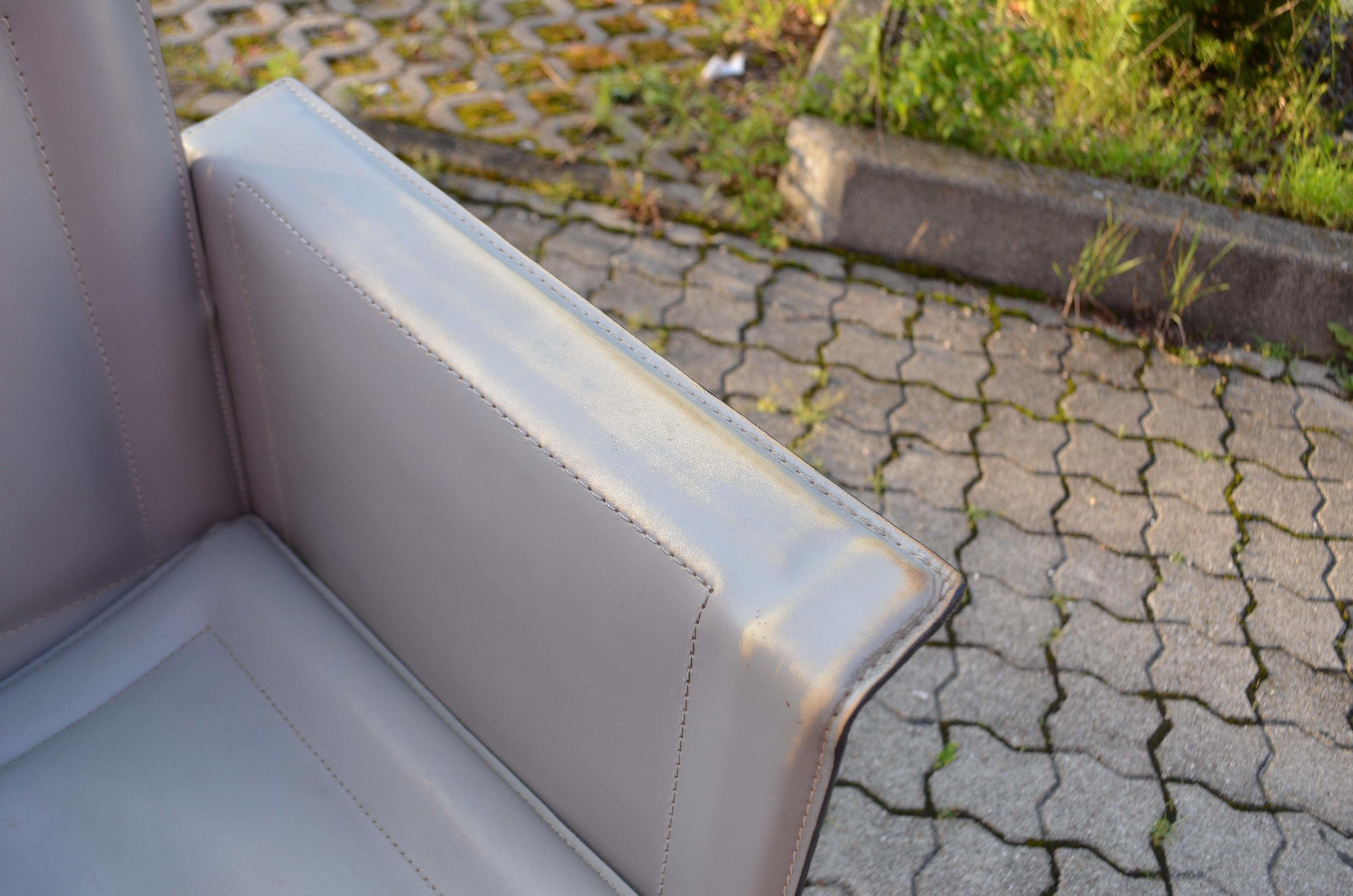 Chaise de salle à manger moderne Arrben en cuir de selle gris, modèle Solaria, Italie Bon état - En vente à Munich, Bavaria