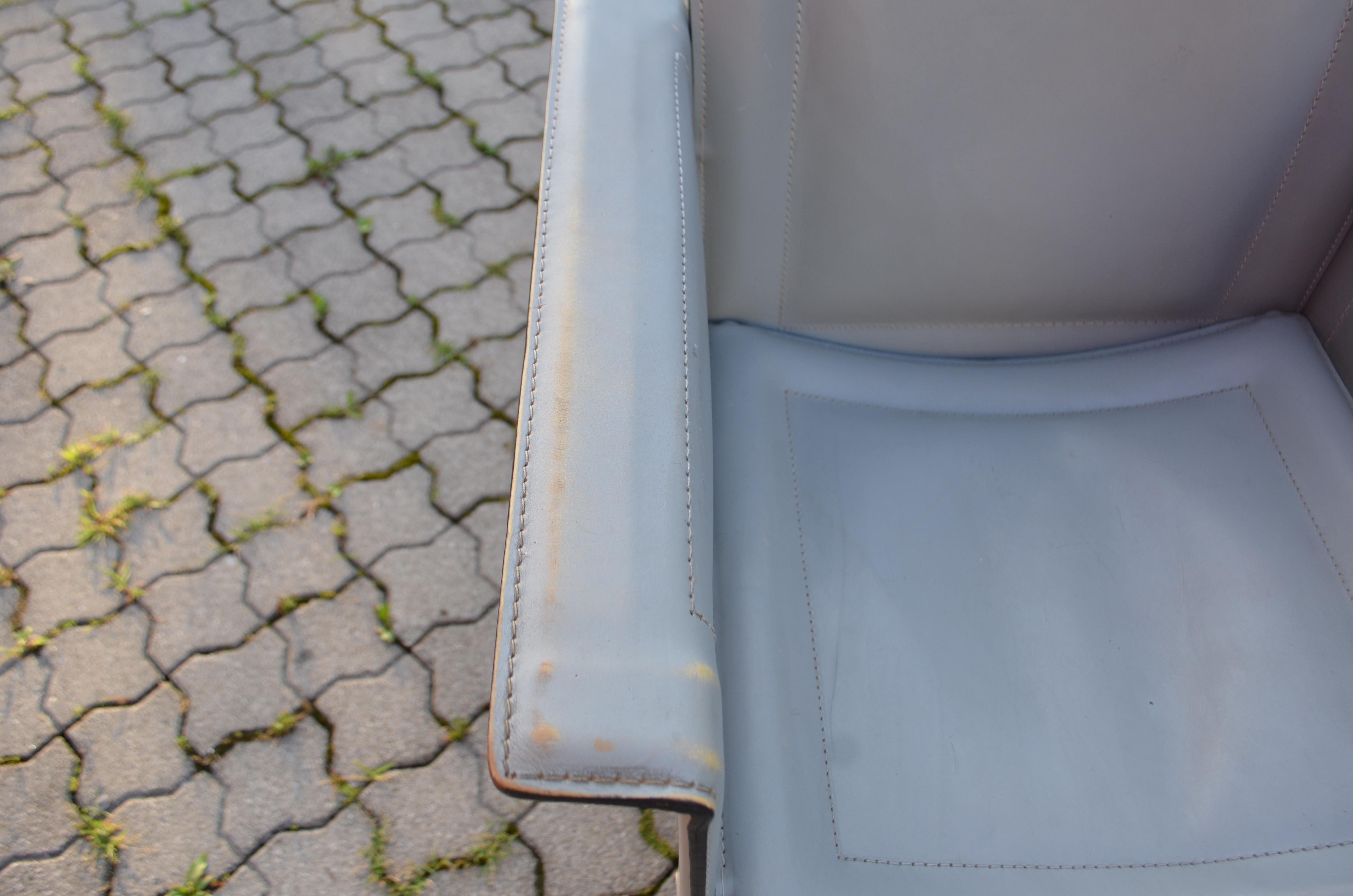 Fin du 20e siècle Chaise de salle à manger moderne Arrben en cuir de selle gris, modèle Solaria, Italie en vente