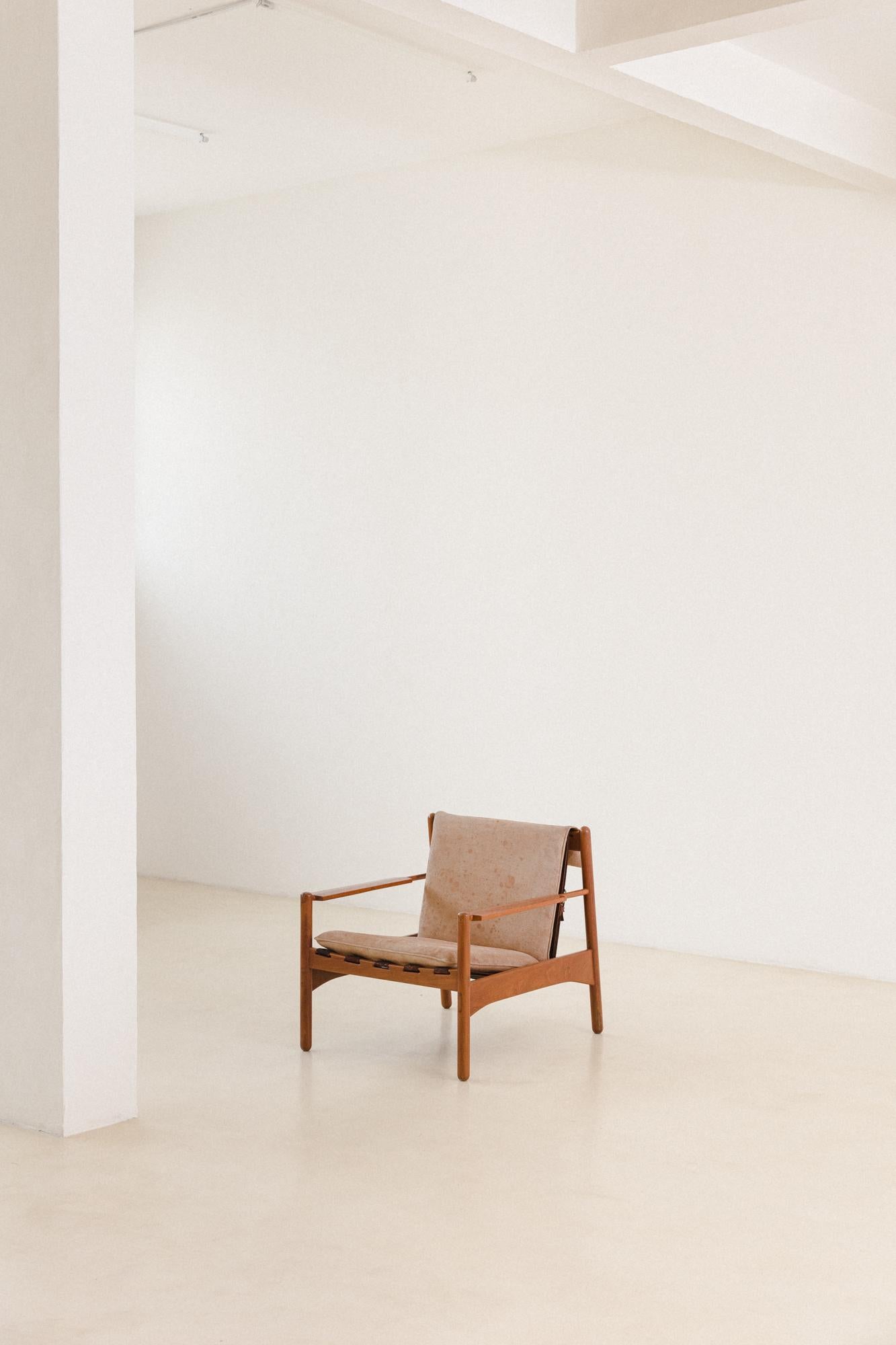 Cowhide Arredamento Armchair in Freijo wood, 1960s, Midcentury Brazilian For Sale