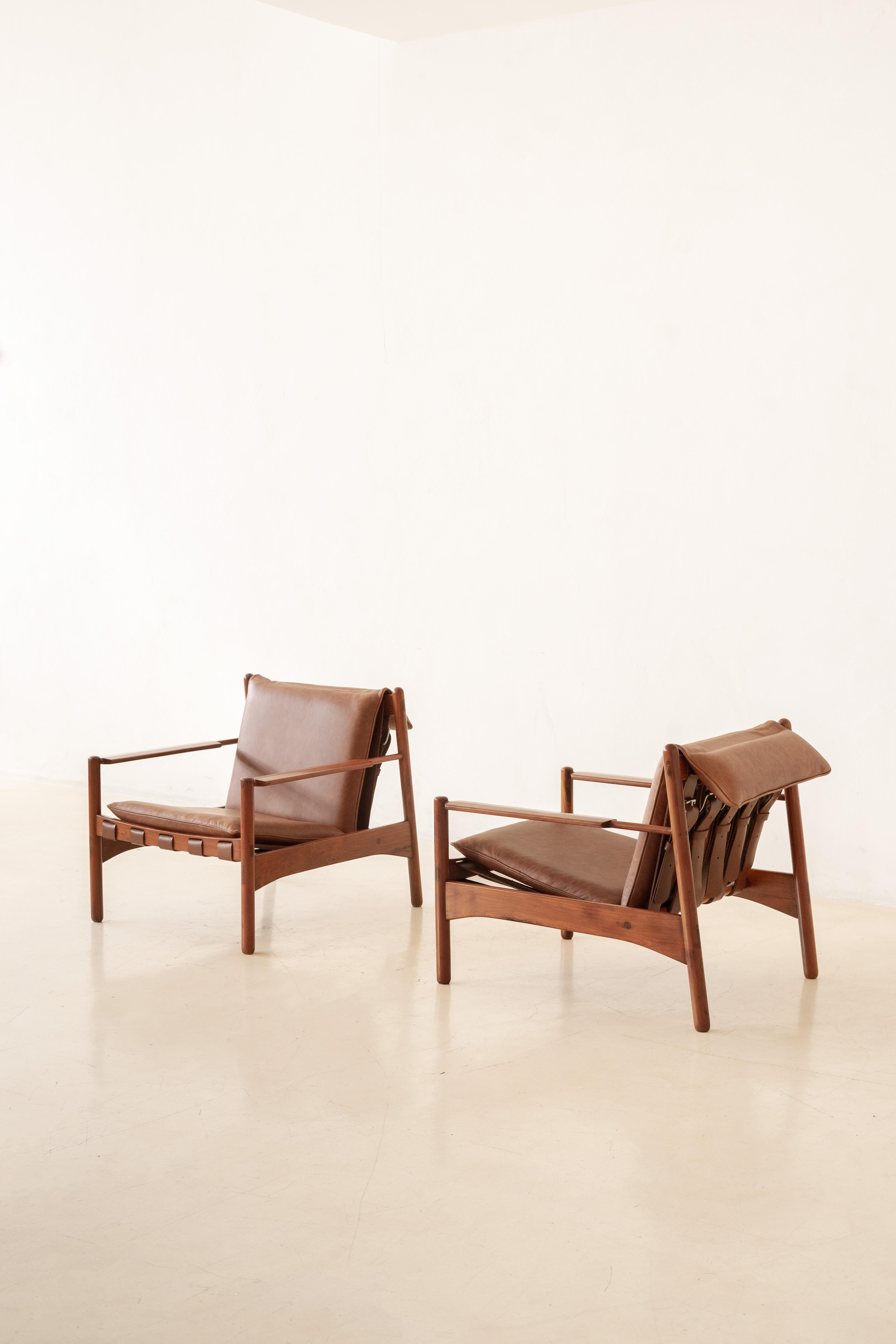 Mid-Century Modern Fauteuils Arredamento en caviuna massif, 1960, Milieu du siècle, Brésil en vente