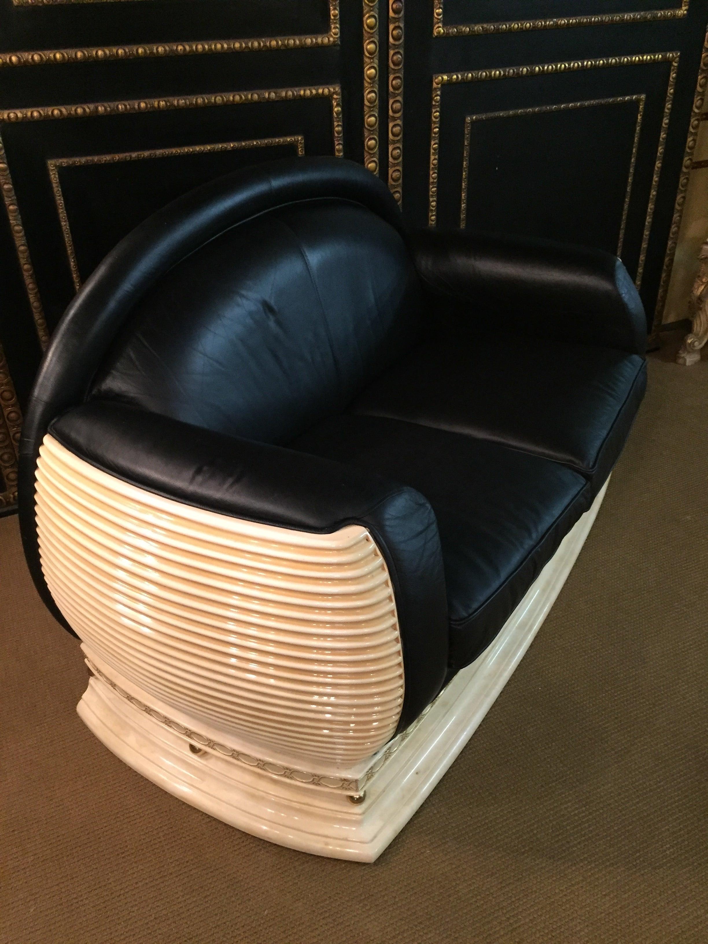 Klassisches Designer-Sofa im Art-déco-Stil von Arredo aus schwarzem Leder im Angebot 9