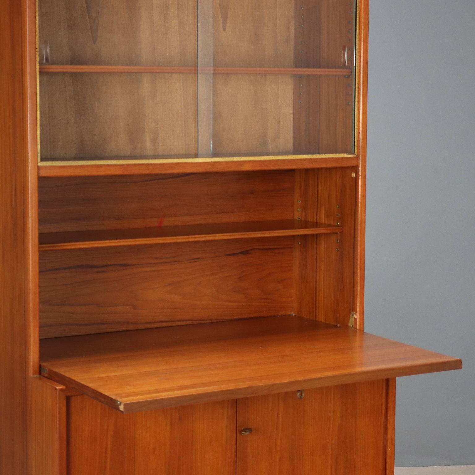 Mid-Century moderno Arredo libreria con vetrina anni '60 in vendita
