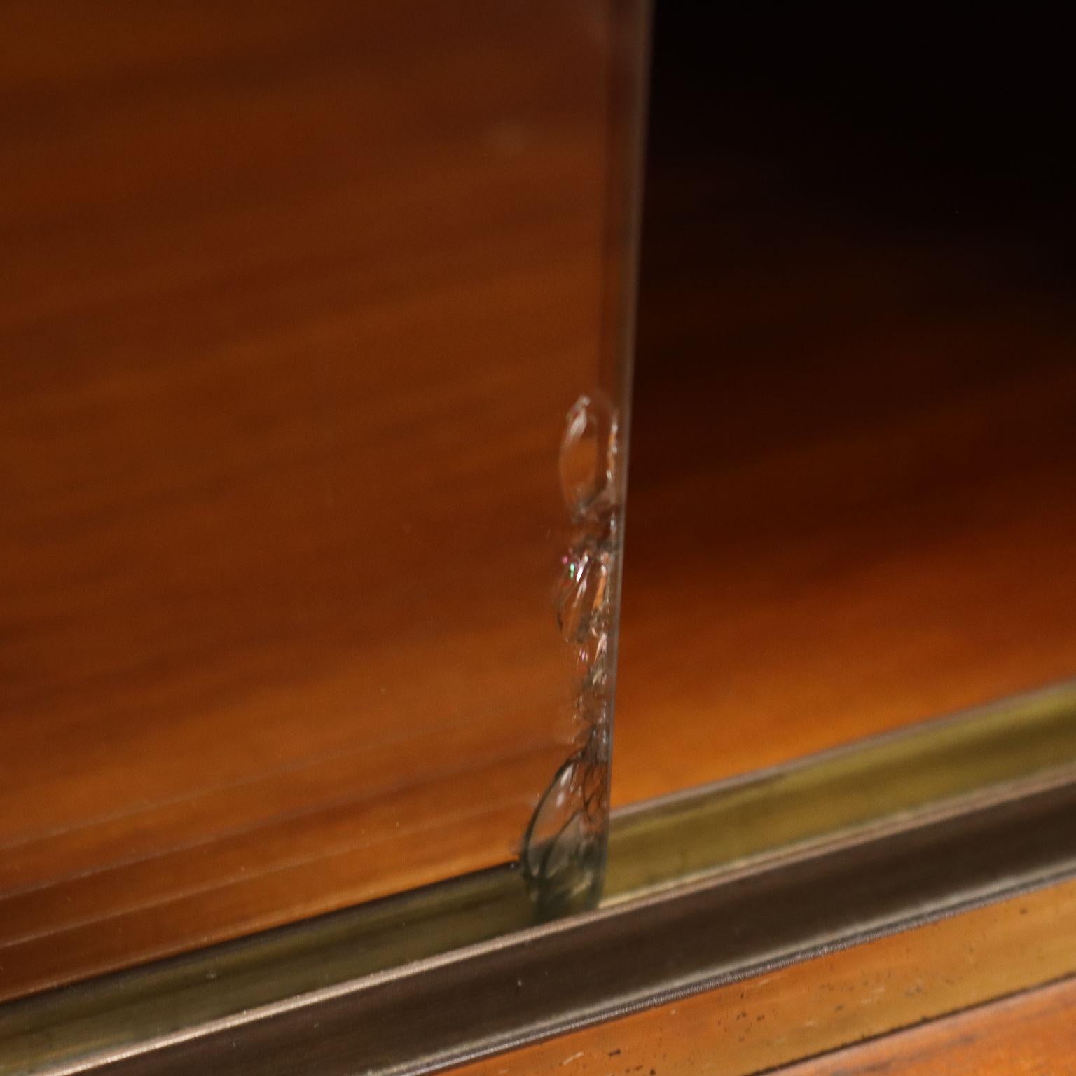 Arredo libreria con vetrina anni '60 in vendita 2