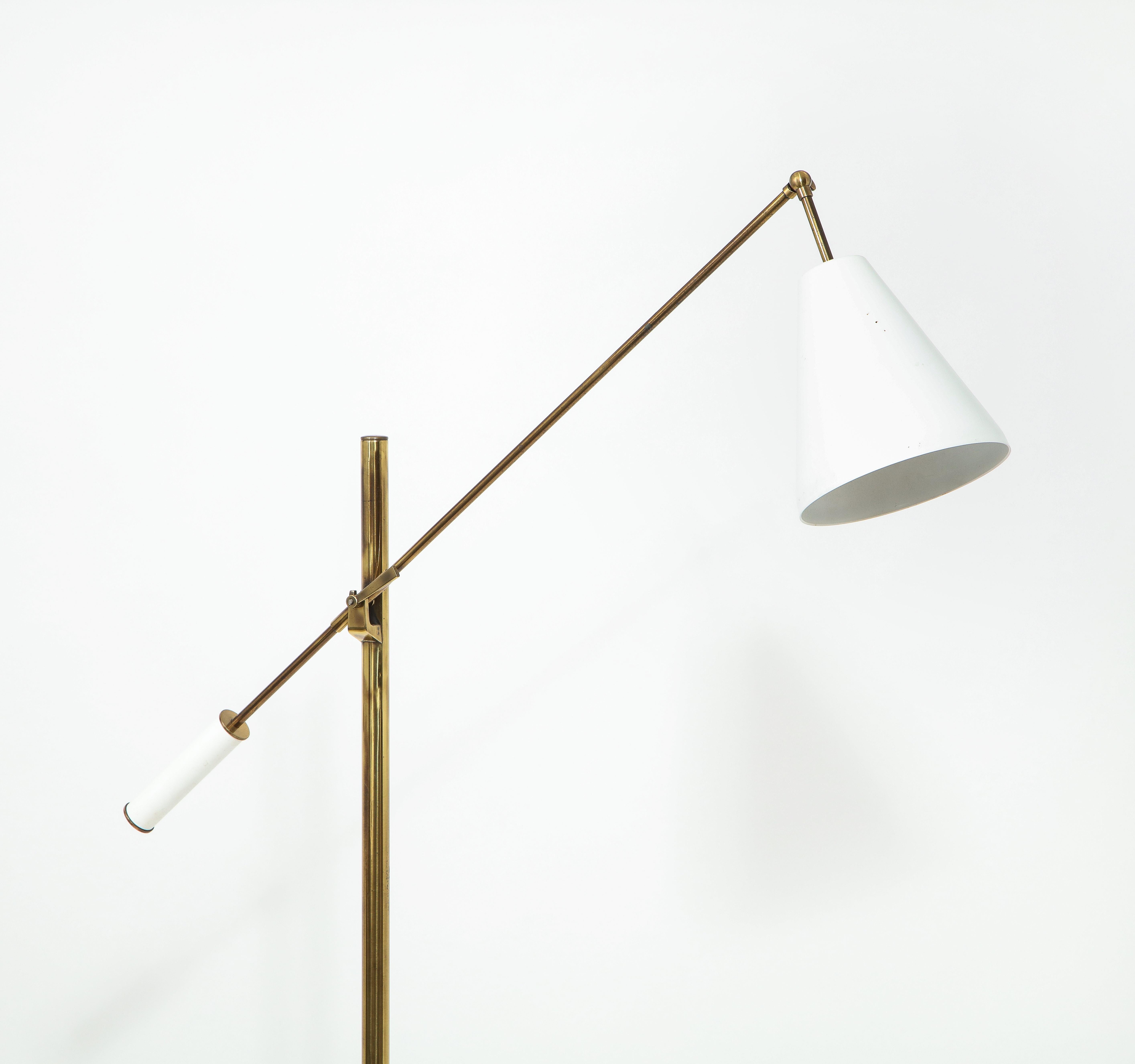 Mid-Century Modern Arredoluce Adjustable Reading Floor Lamp in Brass and Aluminium, Italy, 1950s