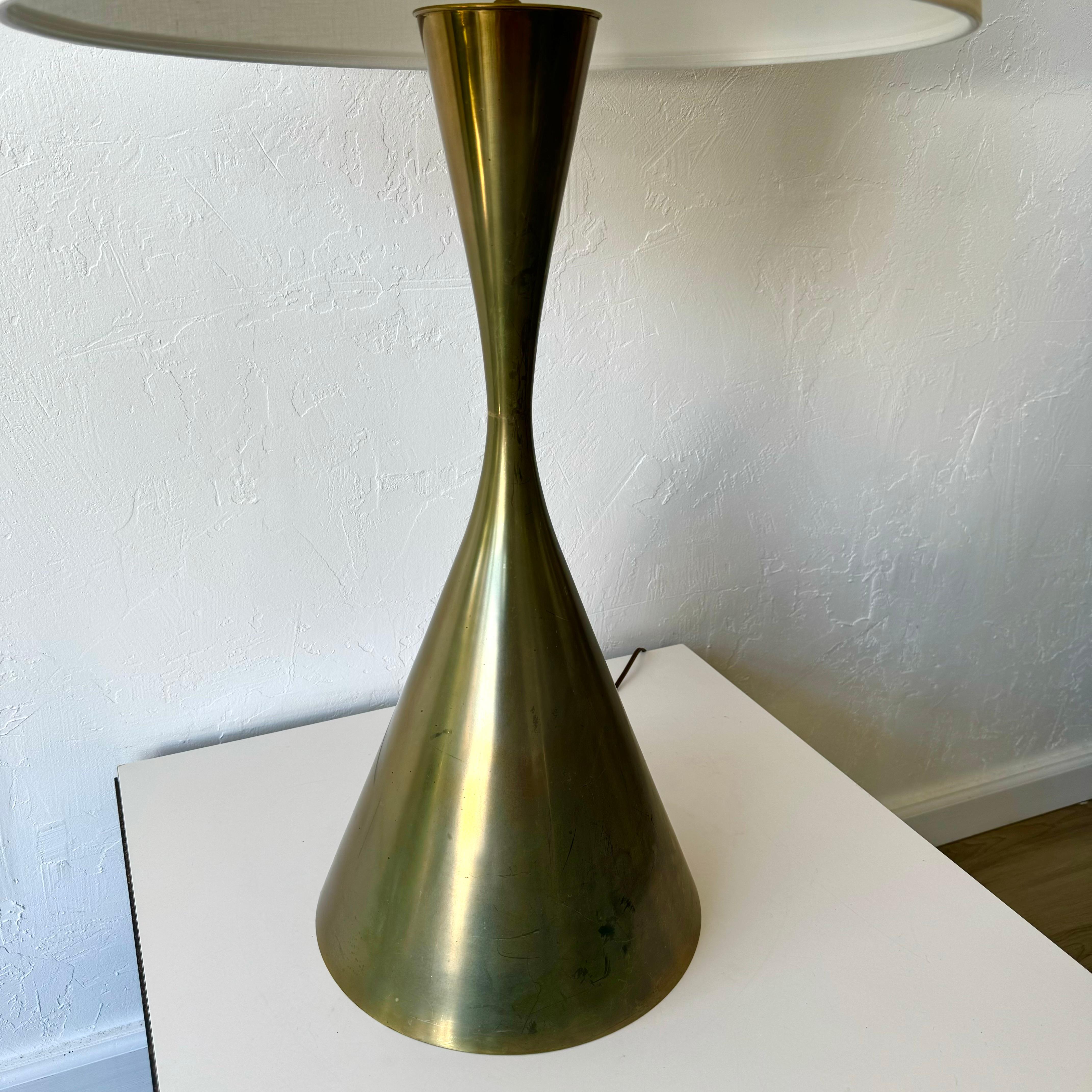 Mid-Century Modern Angelo Lelli for Arredoluce Brass Hourglass Table Lamp For Sale