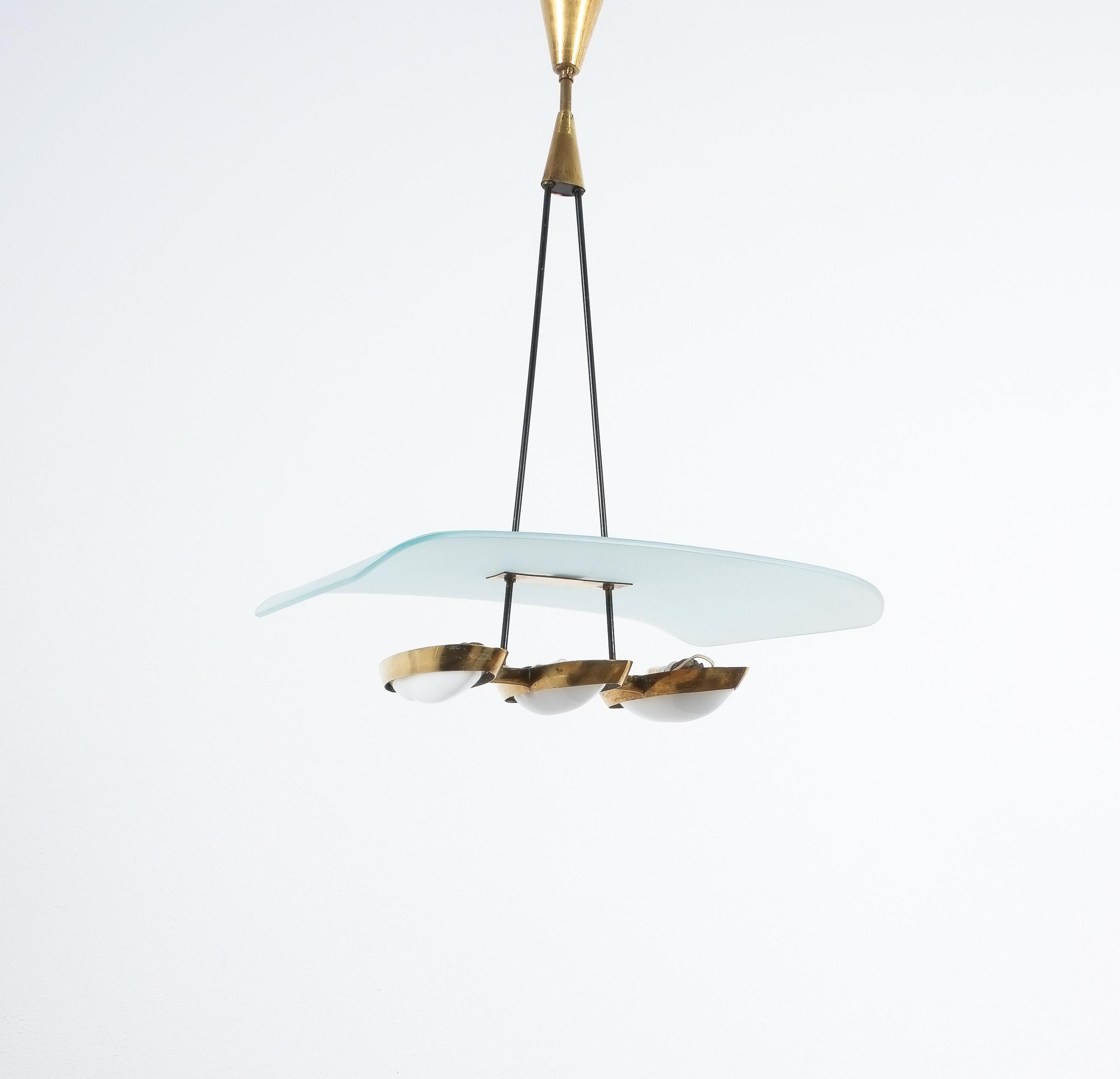 Mid-Century Modern Chandelier from Frosted Glass and Brass Attributed to Stilnovo Italy, circa 1954 For Sale