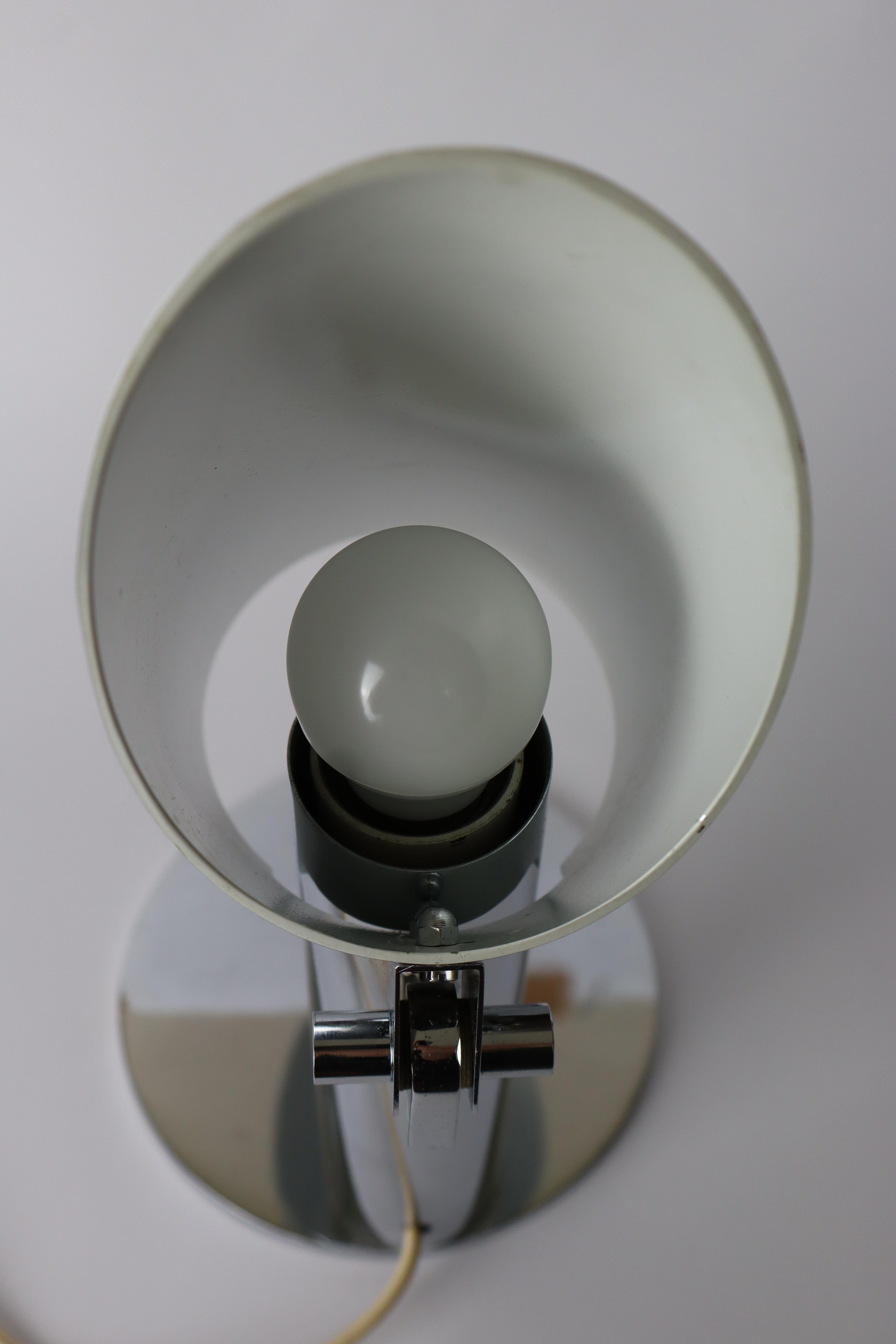 Late 20th Century Arredoluce mid-century pivoting chrome table lamp For Sale