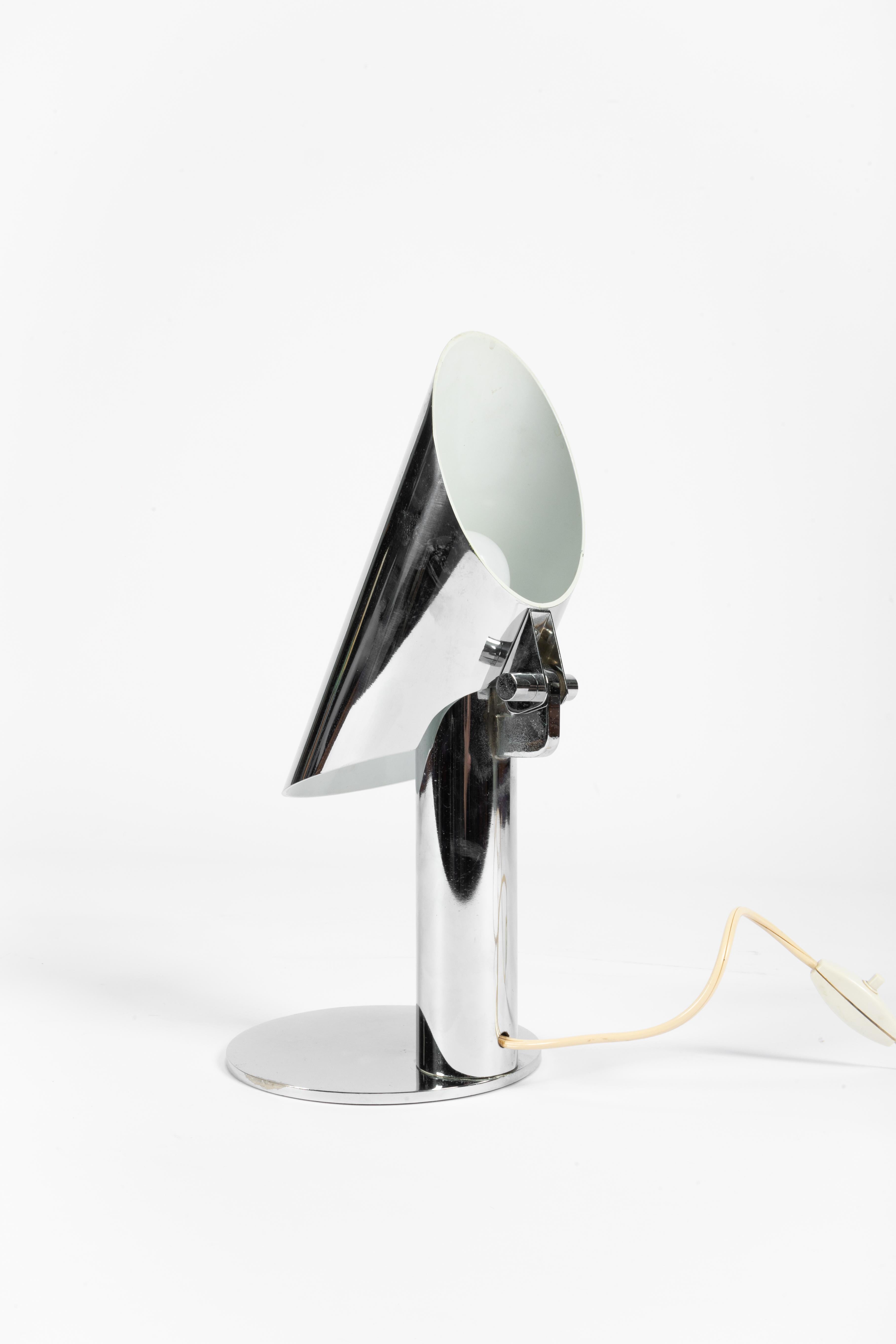 Italian Arredoluce mid-century pivoting chrome table lamp For Sale