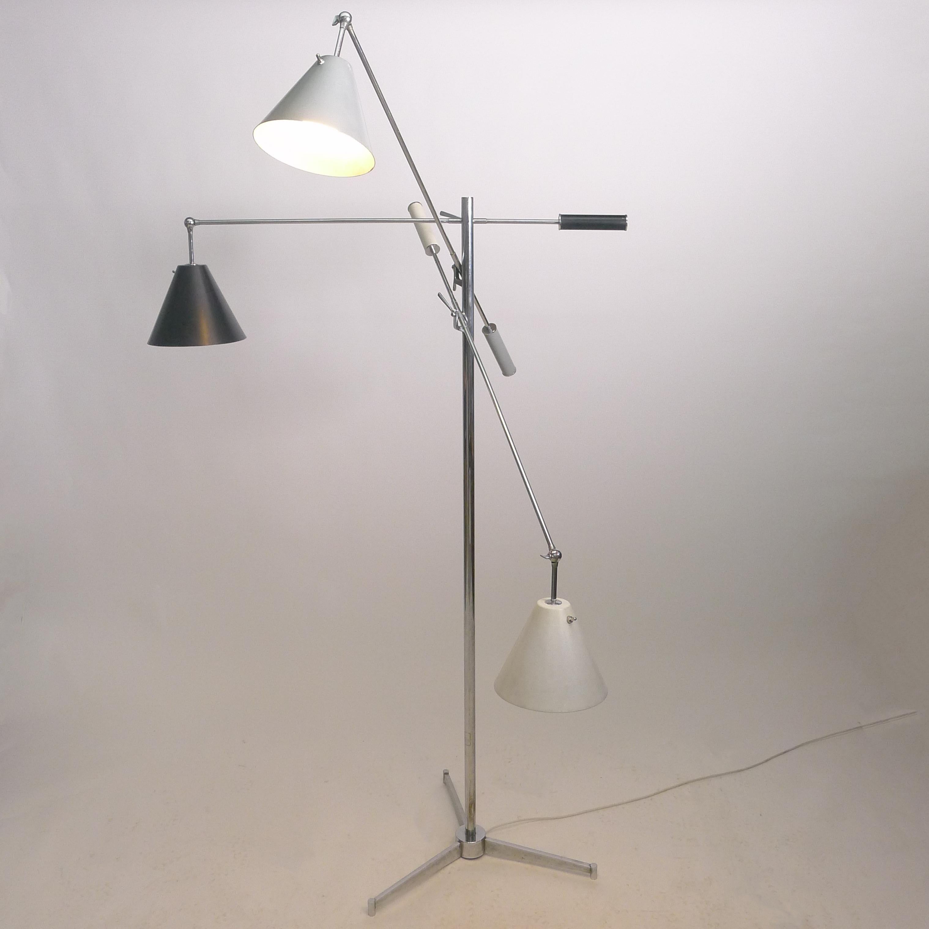 Lámpara de pie Arredoluce Triennale, de Angelo Lelii, modelo 12128, Italia circa 1947 en venta 3
