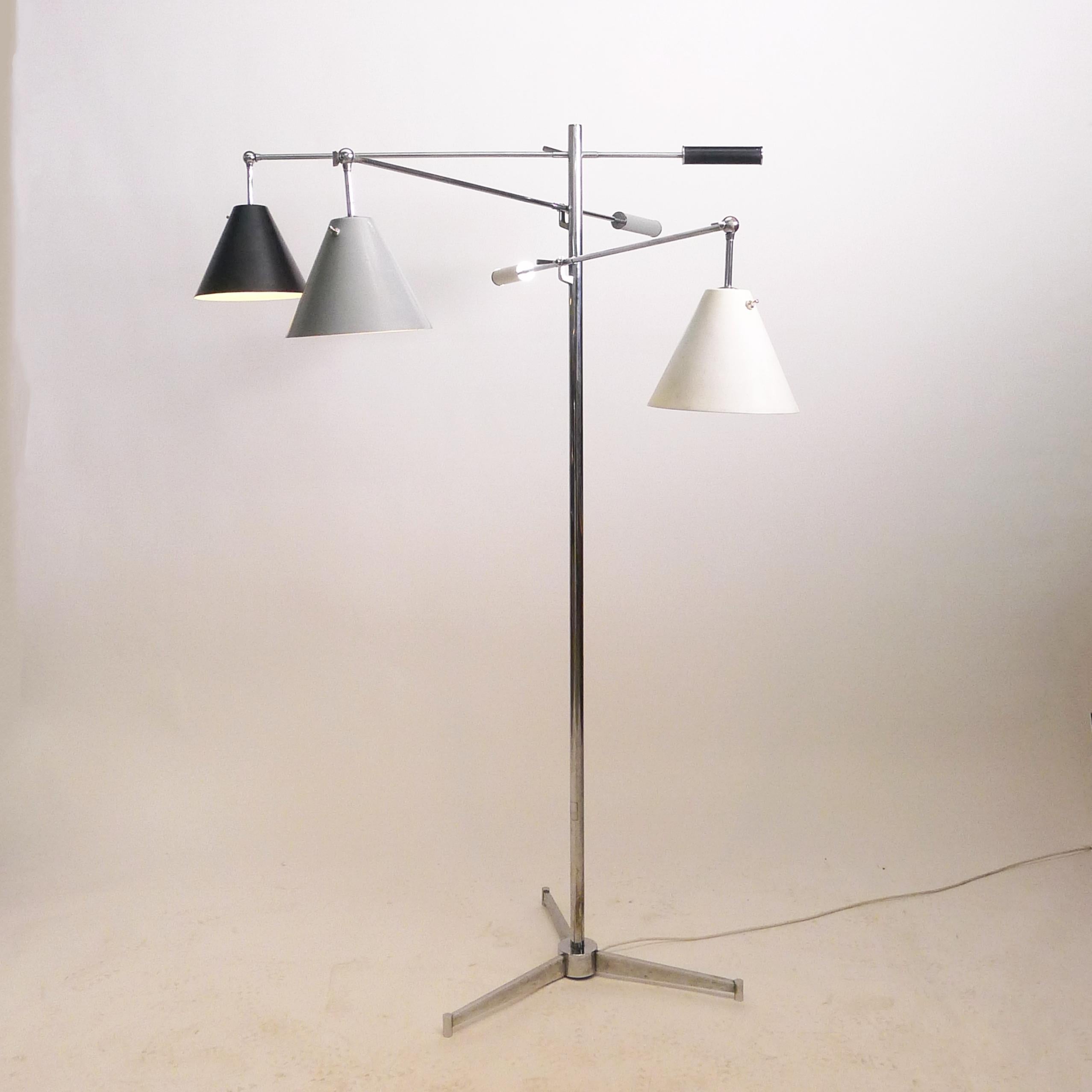 Lámpara de pie Arredoluce Triennale, de Angelo Lelii, modelo 12128, Italia circa 1947 en venta 10