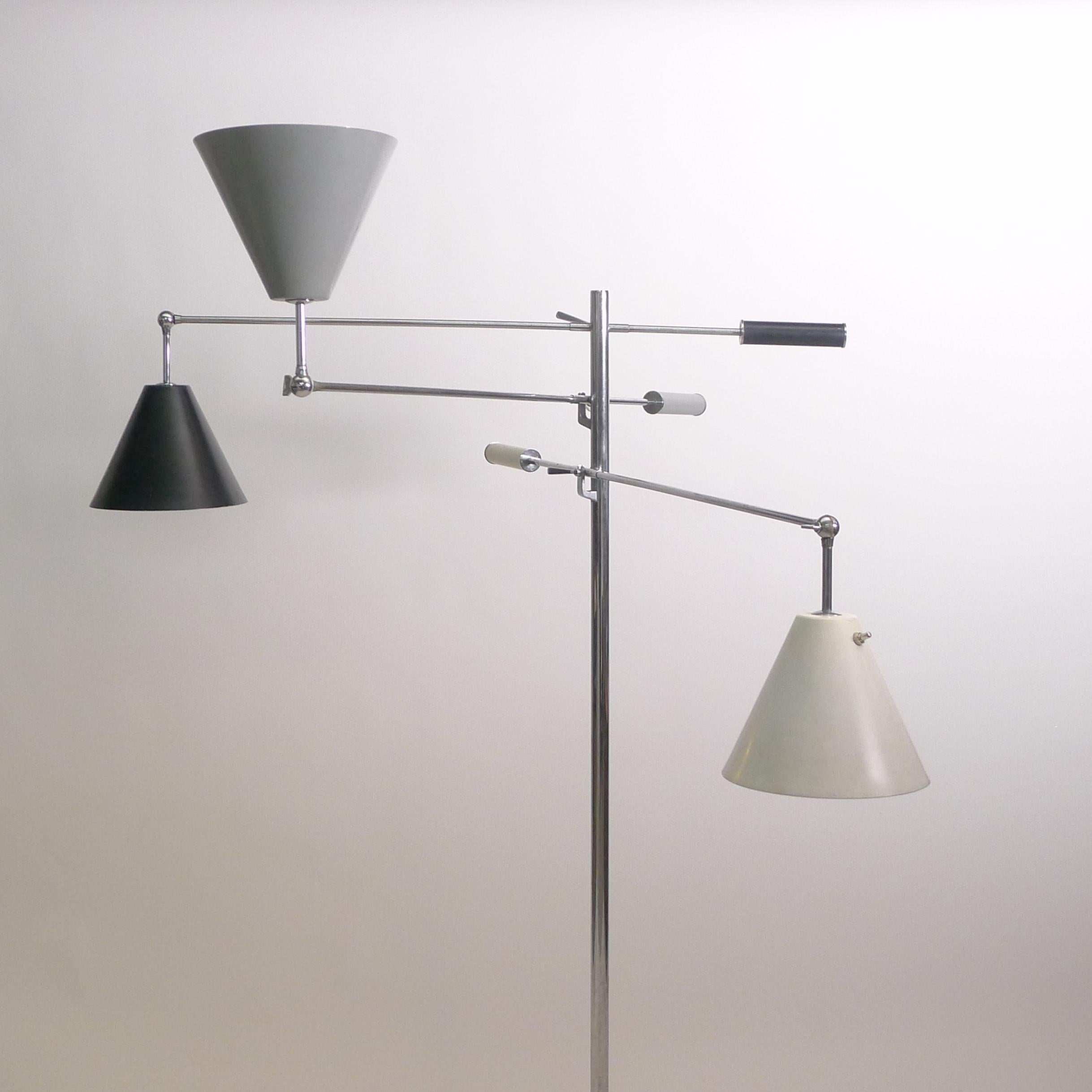 Lámpara de pie Arredoluce Triennale, de Angelo Lelii, modelo 12128, Italia circa 1947 Moderno de mediados de siglo en venta