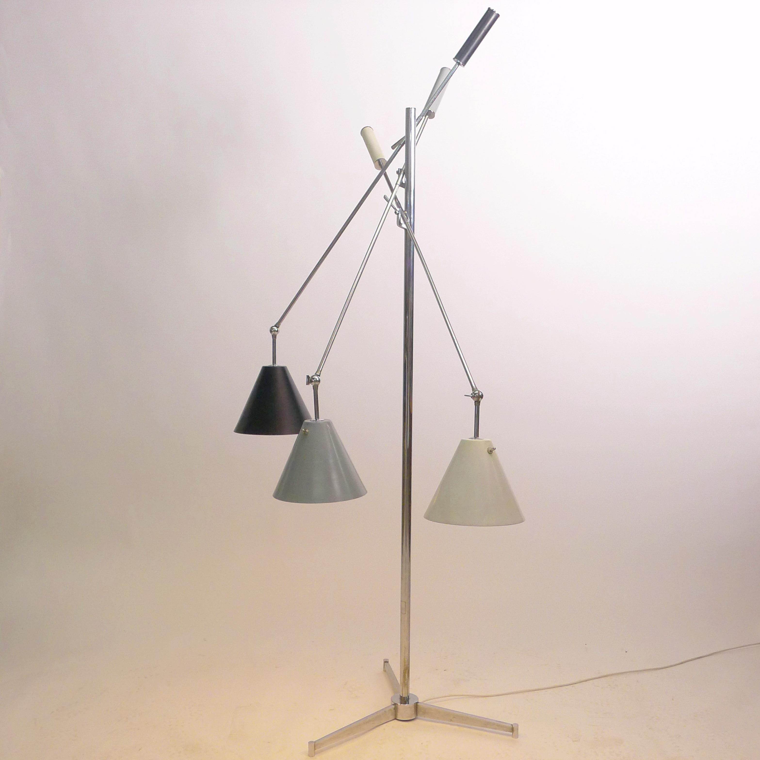 Lámpara de pie Arredoluce Triennale, de Angelo Lelii, modelo 12128, Italia circa 1947 mediados del siglo XX en venta