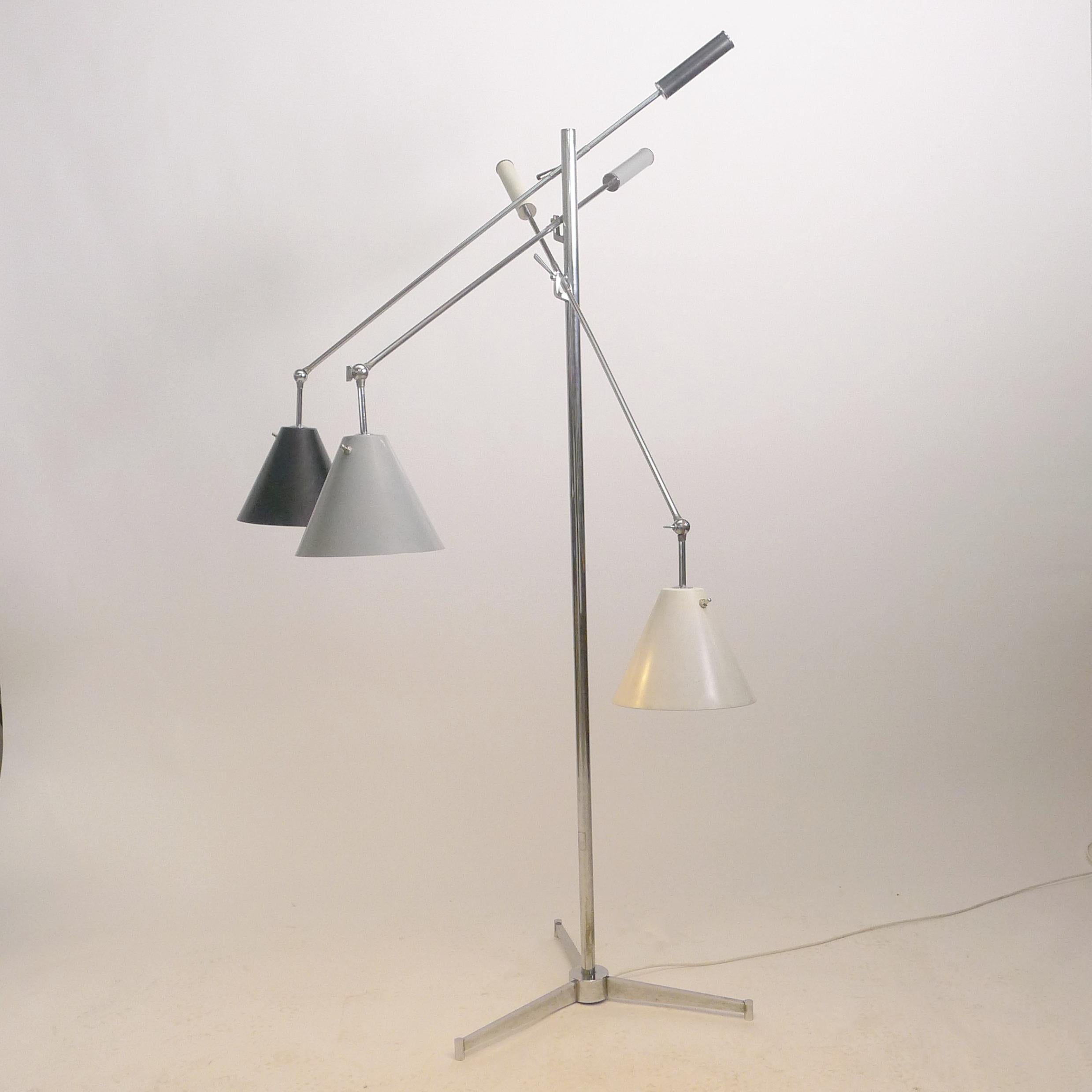 Lámpara de pie Arredoluce Triennale, de Angelo Lelii, modelo 12128, Italia circa 1947 en venta 1