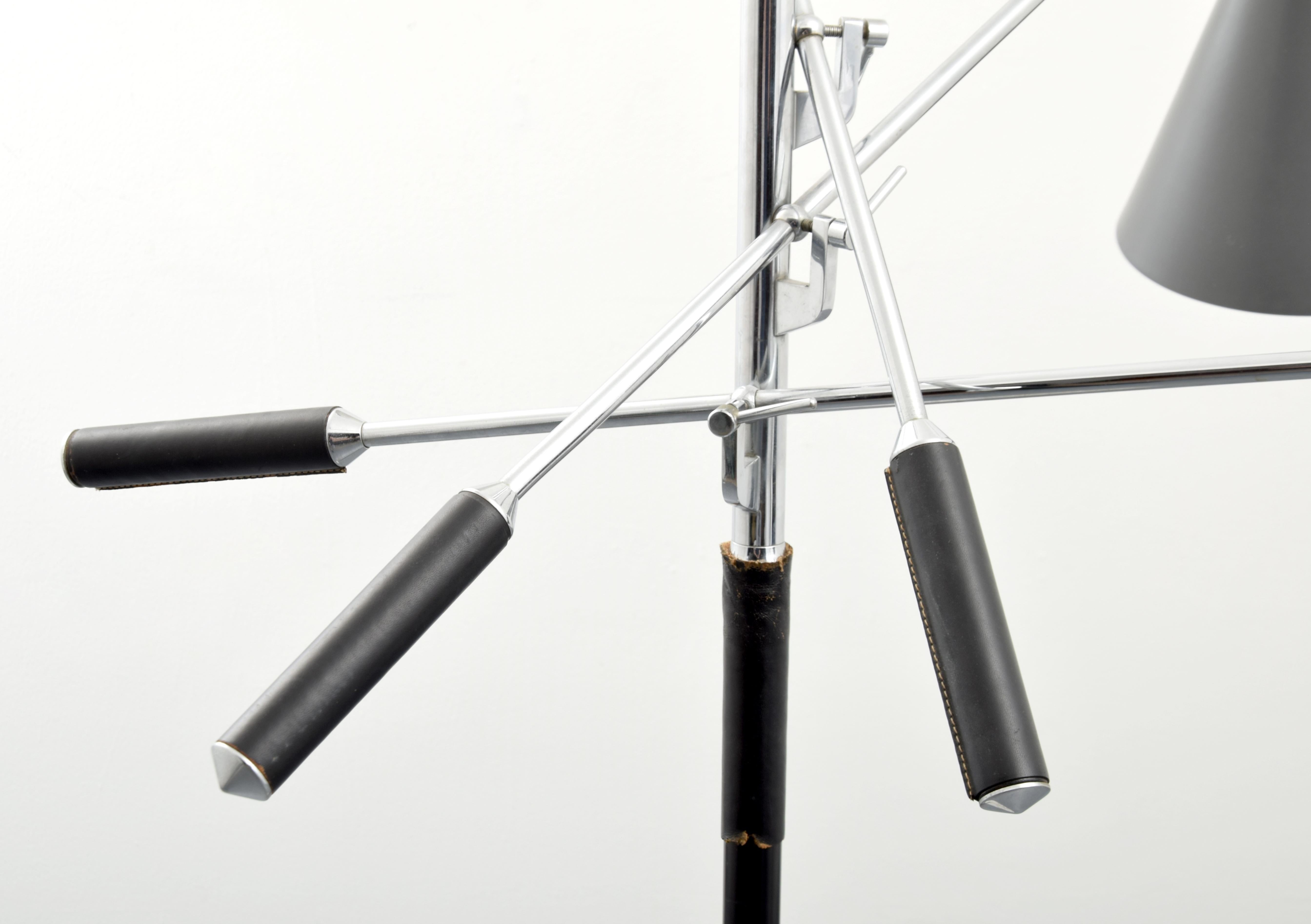 20th Century Arredoluce “Triennale” Floor Lamp, Italian Mid-Century Design by Angelo Lelli