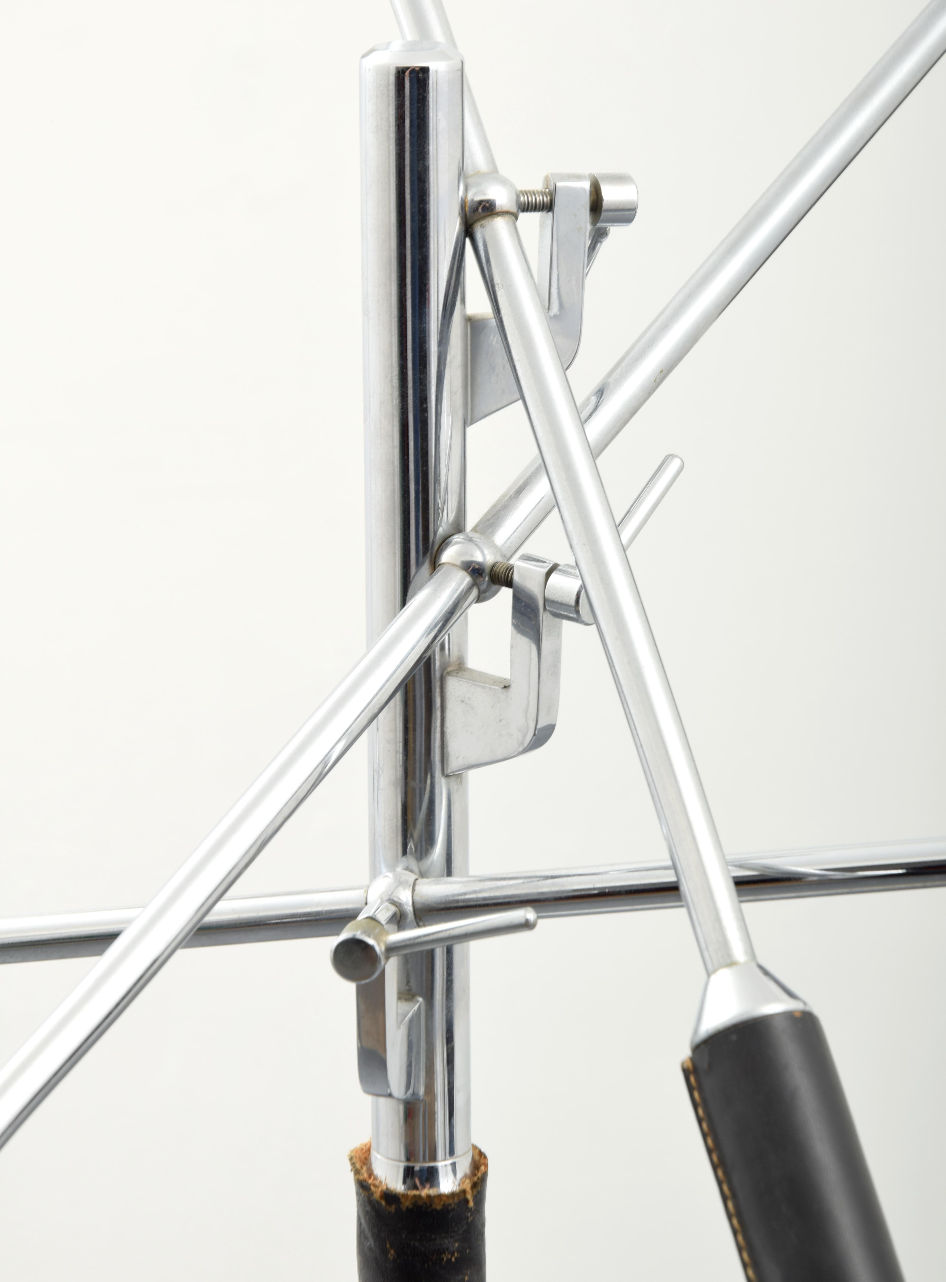 Metal Arredoluce “Triennale” Floor Lamp, Italian Mid-Century Design by Angelo Lelli