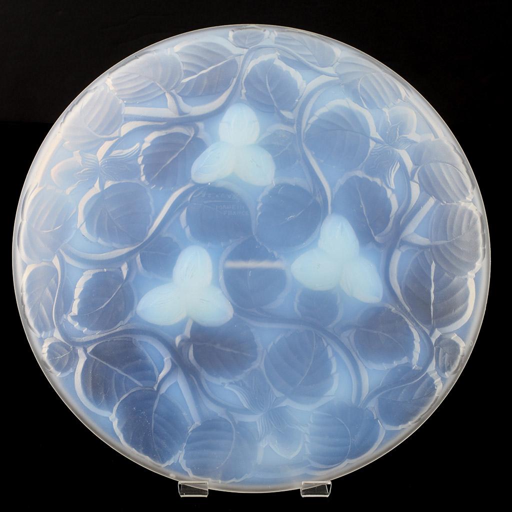 Mid-20th Century Arrers French Art Deco Opalescent Dish