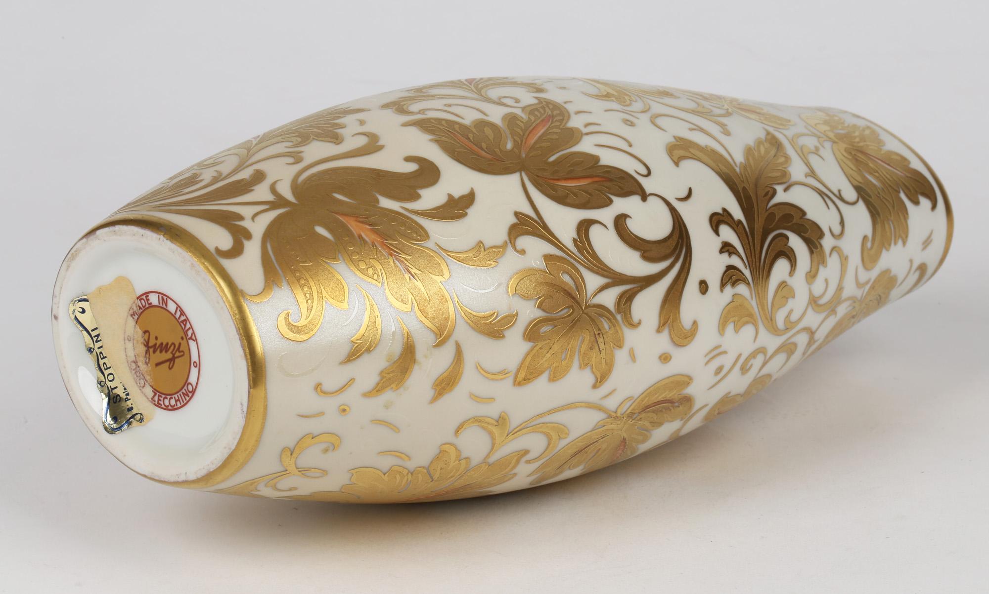 Arrigo Finzi Italian Mid Century Oro Zecchino Leaf Design Porcelain Vase In Good Condition In Bishop's Stortford, Hertfordshire