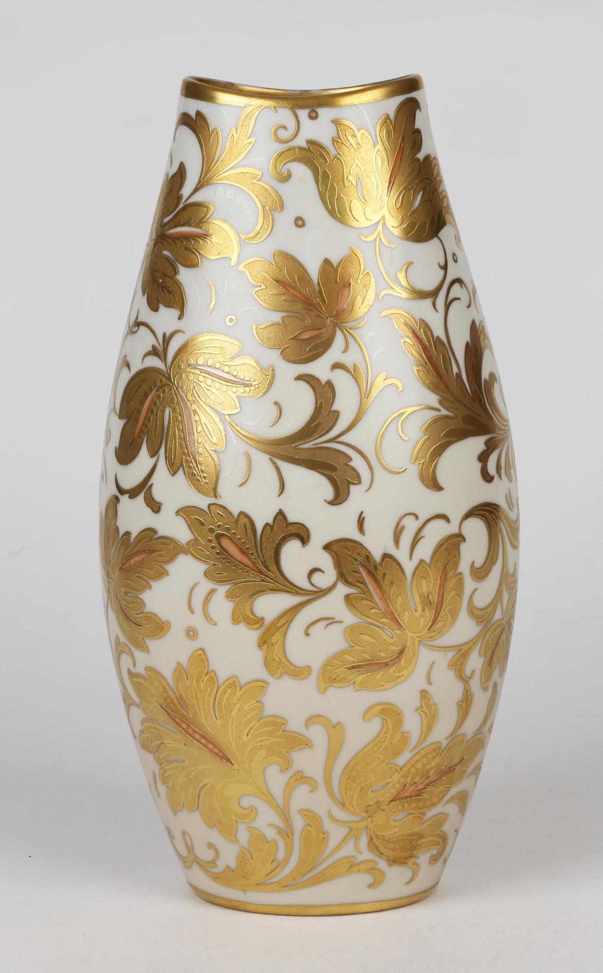 Mid-20th Century Arrigo Finzi Italian Mid Century Oro Zecchino Leaf Design Porcelain Vase