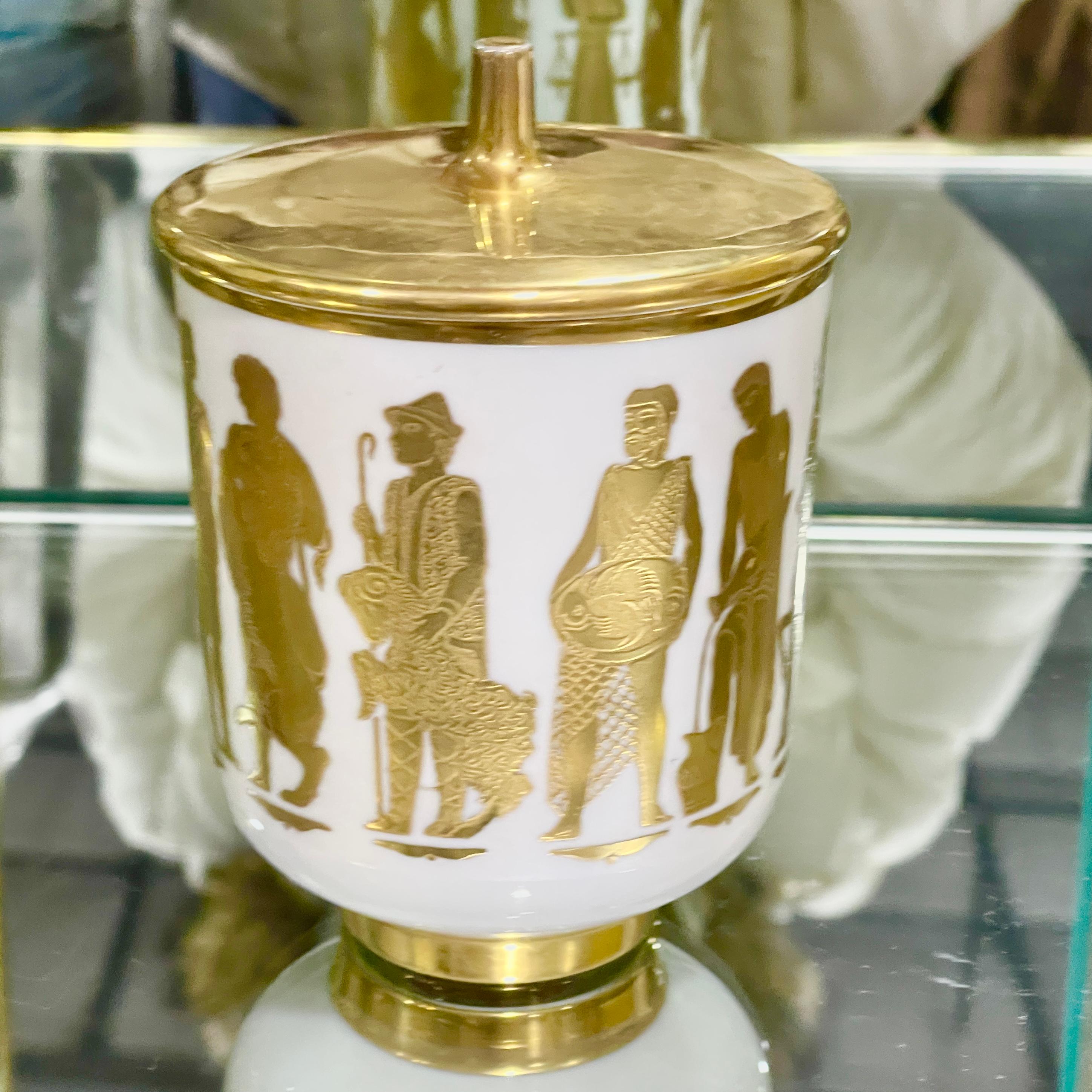 Mid-Century Modern Arrigo Finzi Lidded Pot in Porcelain and Oro Zecchino For Sale