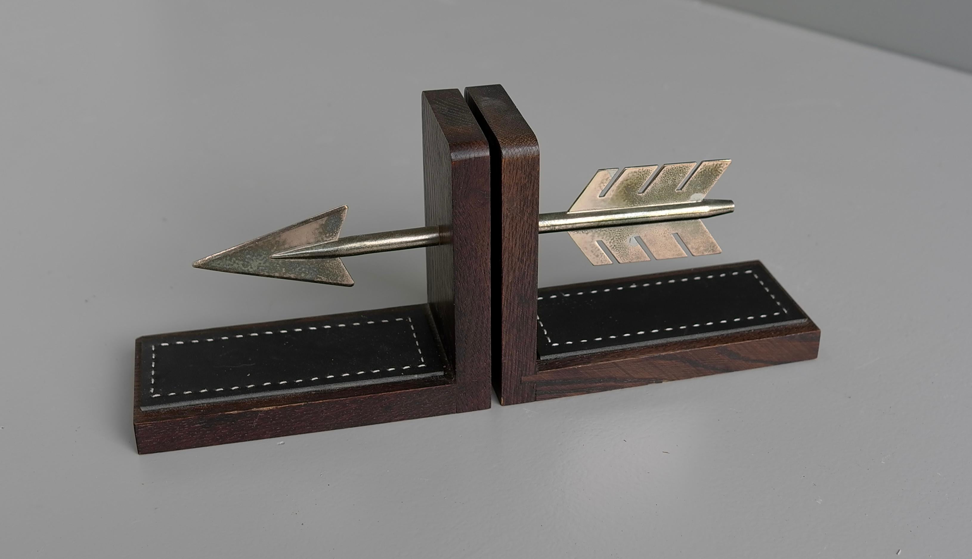 French Arrow Brass and Wood Bookends with Hand Stiched Leather, France 1960's For Sale