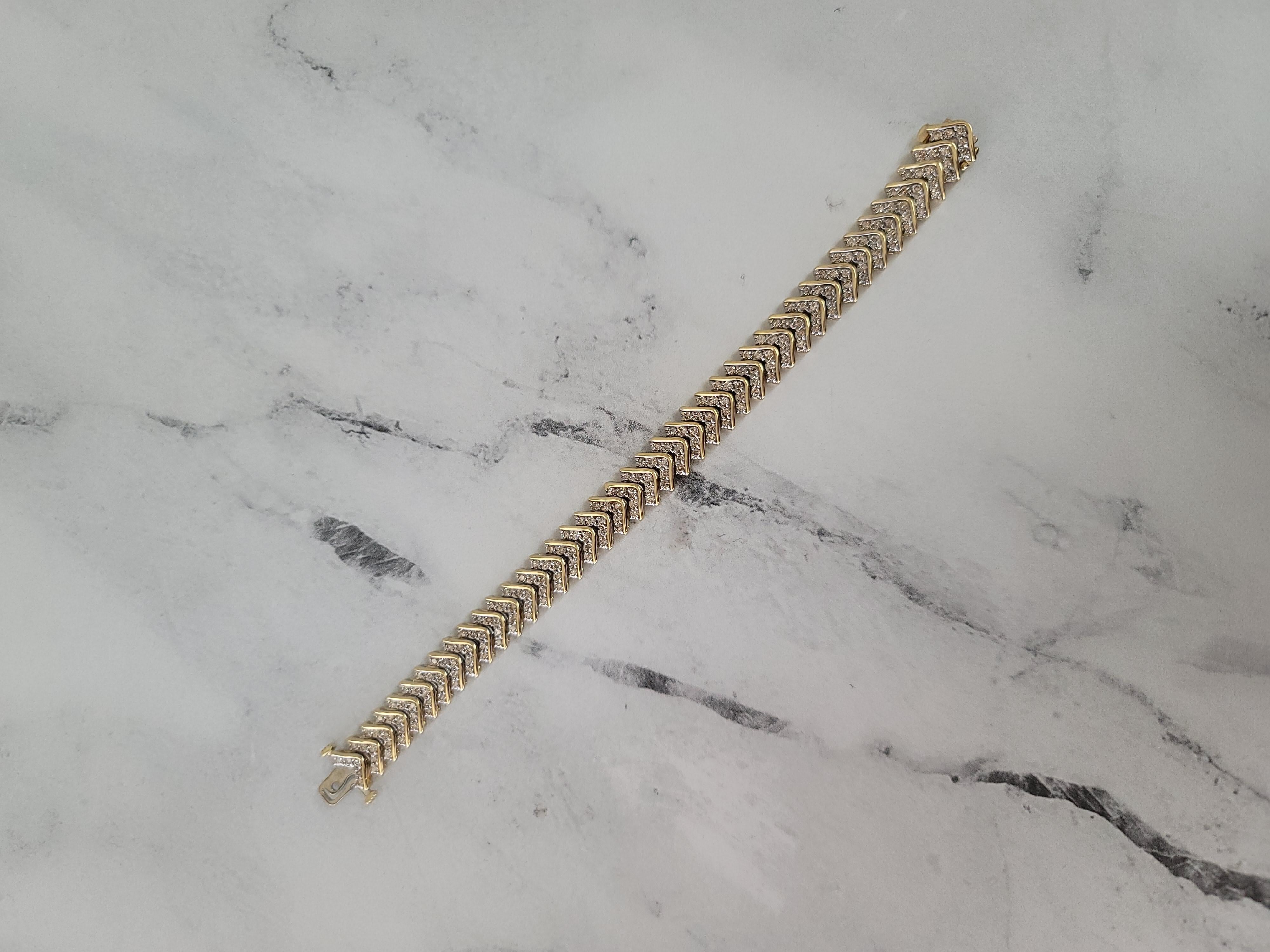 Arrow Style Diamond Bracelet 4.25cttw 14k Yellow Gold In New Condition For Sale In Sugar Land, TX