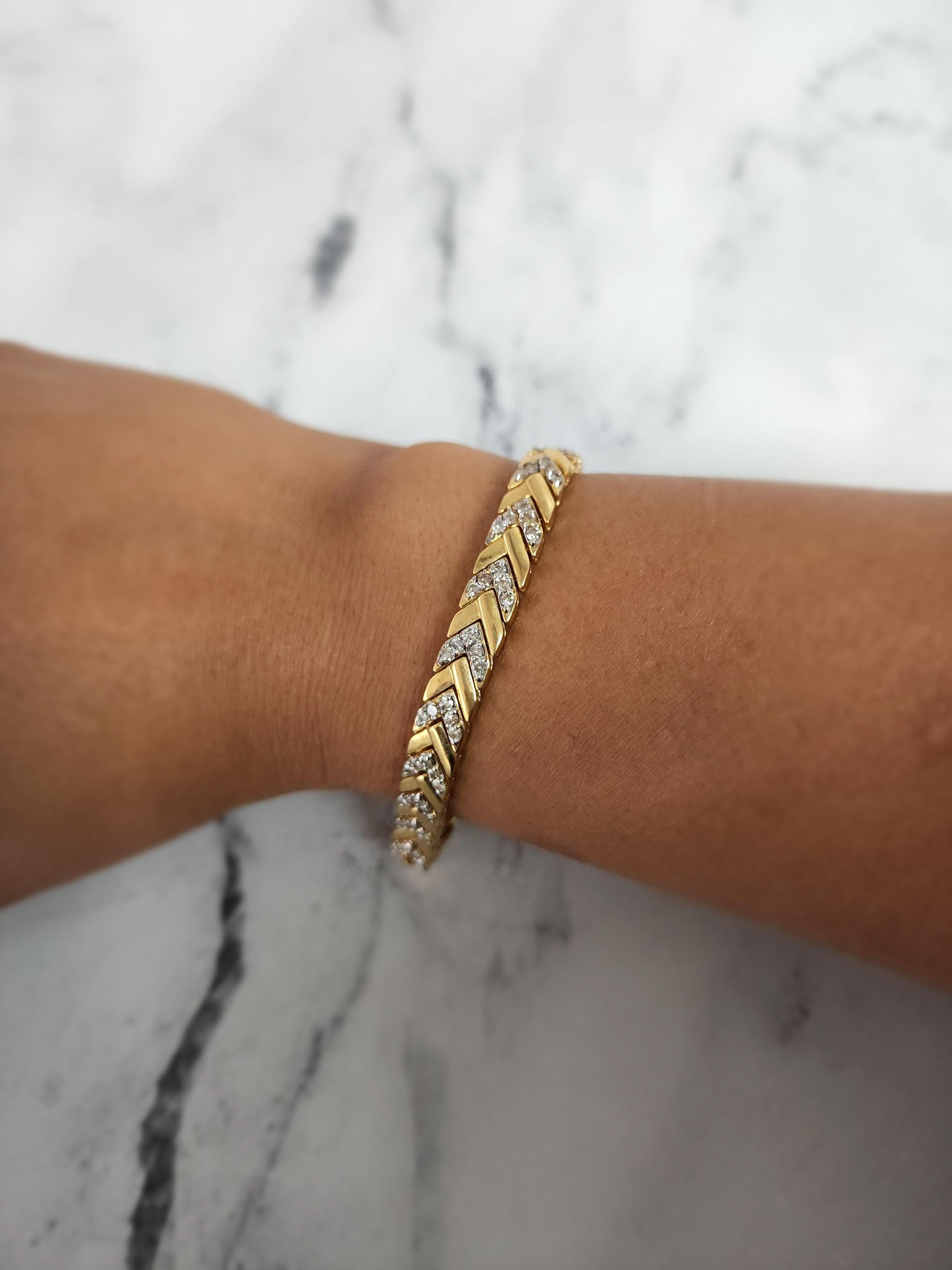 ♥ Tennis Bracelet Description ♥

Main Stone: Diamond
Approx. Diamond Total Carat: 2.60cttw
Diamond Cut: Round
Metal Type: 14K Yellow Gold
Metal Weight: 24 grams
Width: 7mm
Bracelet Length: 7 Inches

**Appraisal Included 
**Can be shortened for an