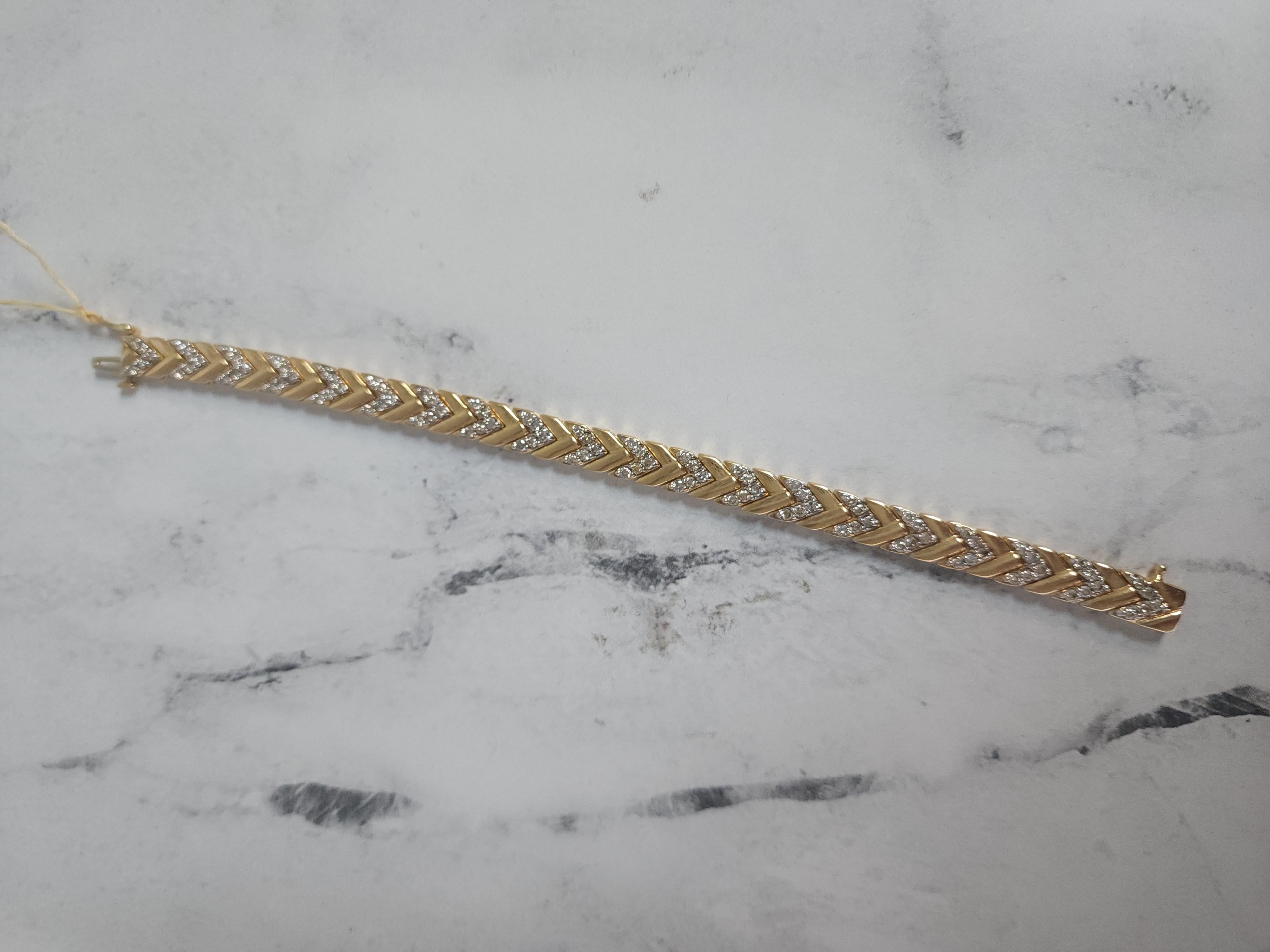 Arrow Style Diamond Polished Bracelet 2.60cttw 14k Yellow Gold In New Condition For Sale In Sugar Land, TX