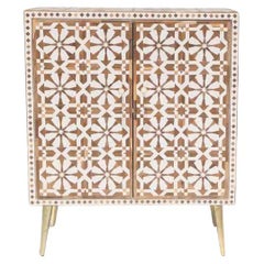Armoire Arrow en marqueterie de bois de teck
