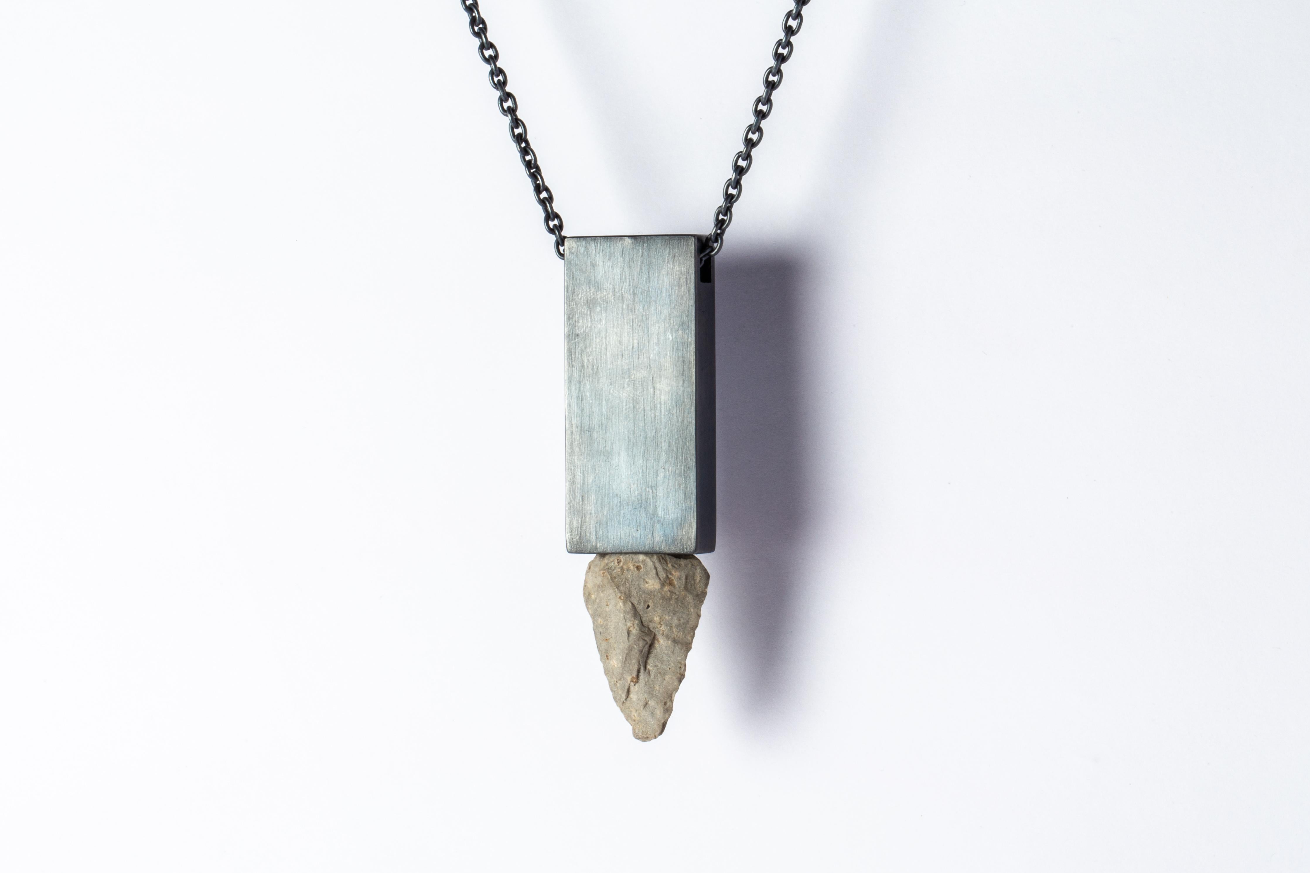 Arrowhead Amulet Cuboid Necklace (KA+ARW) In New Condition For Sale In Paris, FR