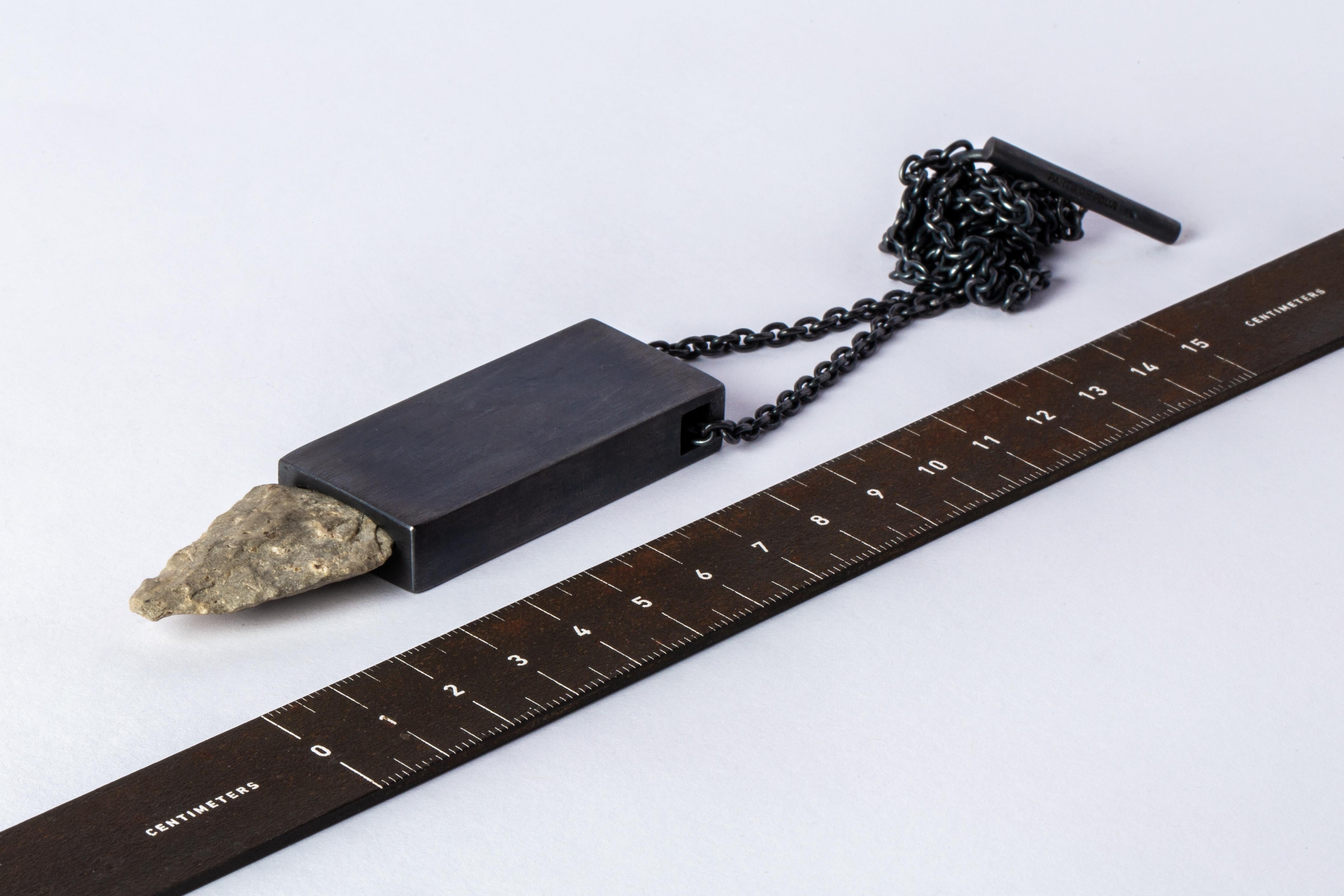 Arrowhead Amulet Cuboid Necklace (KA+ARW) For Sale 3