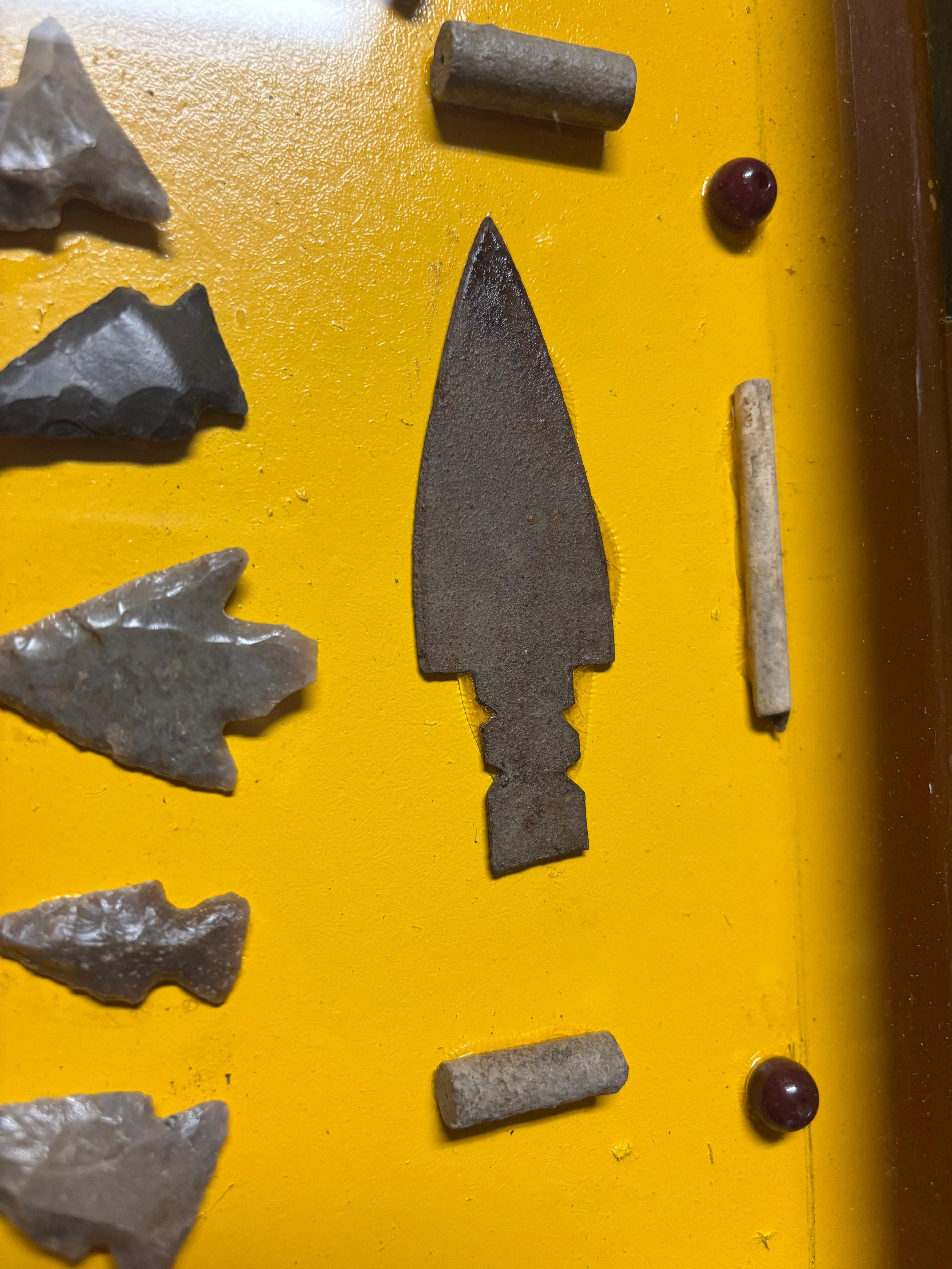 Arrowhead Collectional, Eastern Woodlands Indians Artifacts, Stone, Copper, Bone en vente 6