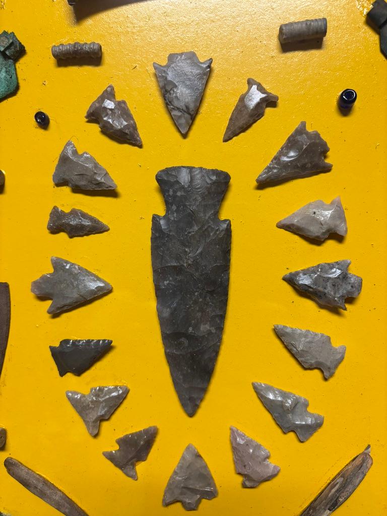 Américain Arrowhead Collectional, Eastern Woodlands Indians Artifacts, Stone, Copper, Bone en vente