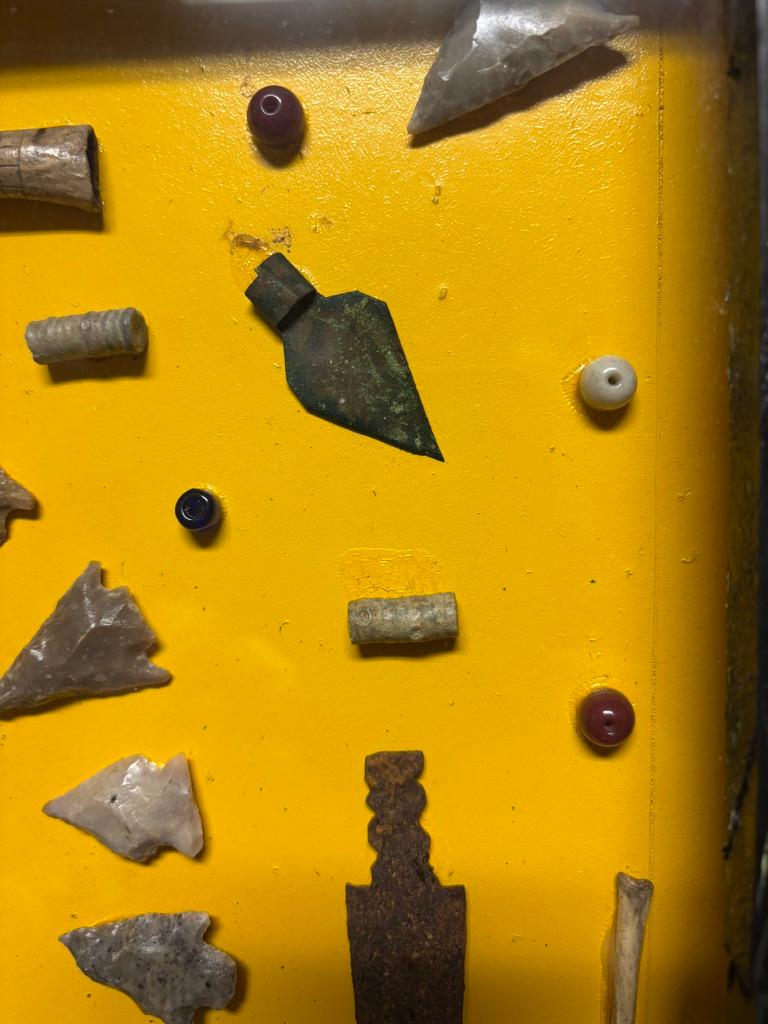 Métal Arrowhead Collectional, Eastern Woodlands Indians Artifacts, Stone, Copper, Bone en vente