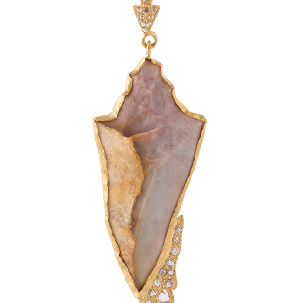 Taille rose Pendentif tête de flèche en or jaune 20 carats avec agate de 16,00 carats et diamants en vente