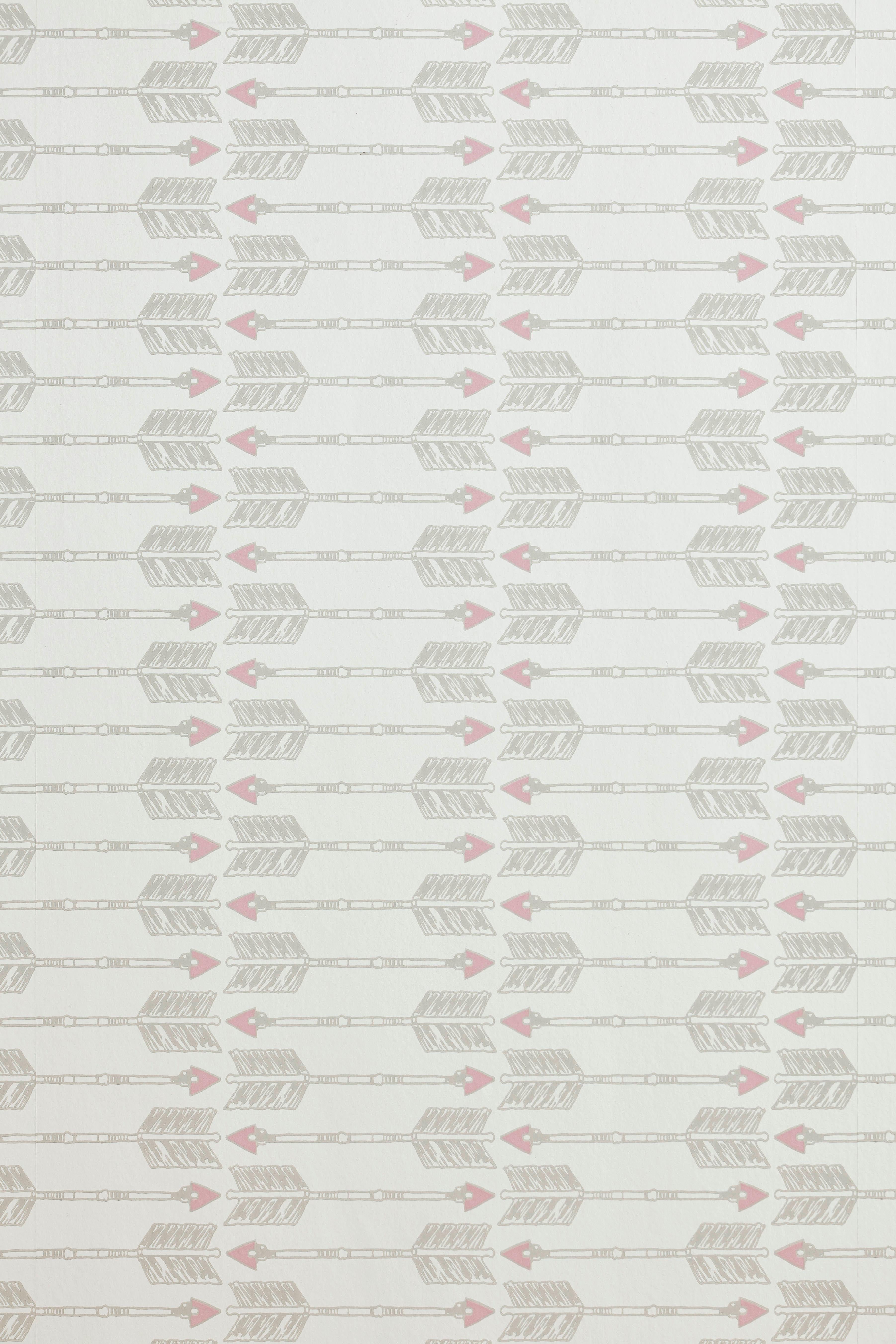 'Arrows' Contemporary, Traditional Wallpaper in Blush im Zustand „Neu“ im Angebot in Pewsey, Wiltshire