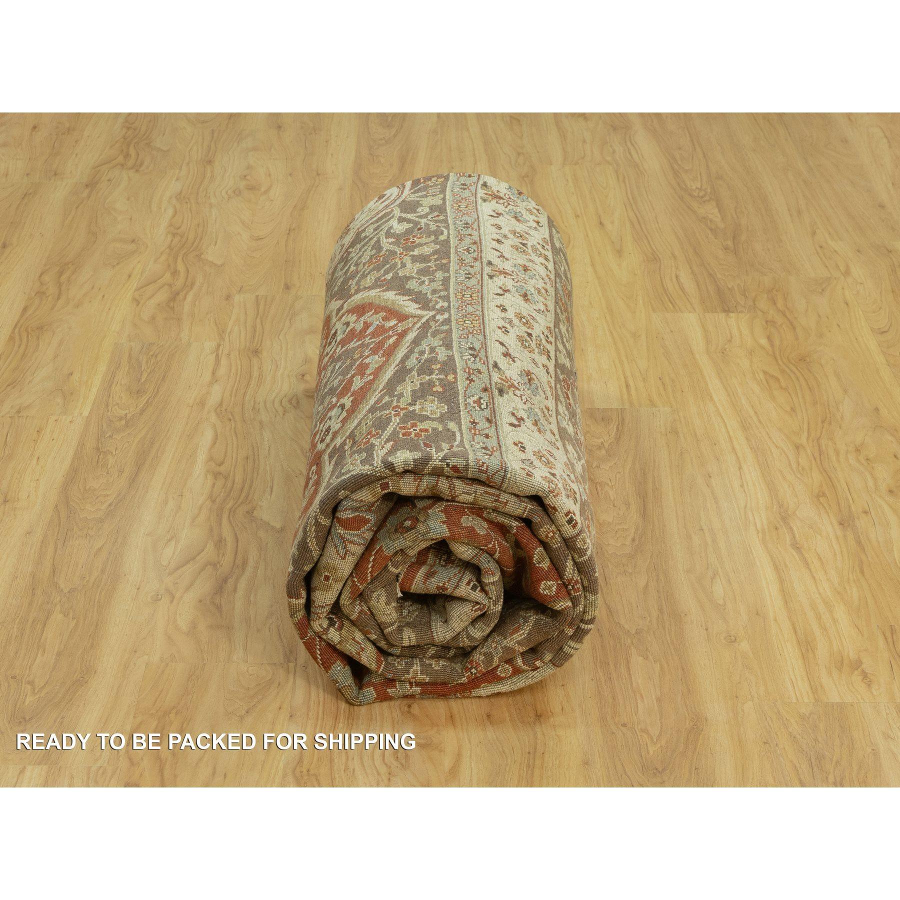 Tapis rouge Arroyo Tabriz Haji Jalili Design en laine douce nouée à la main 9'2