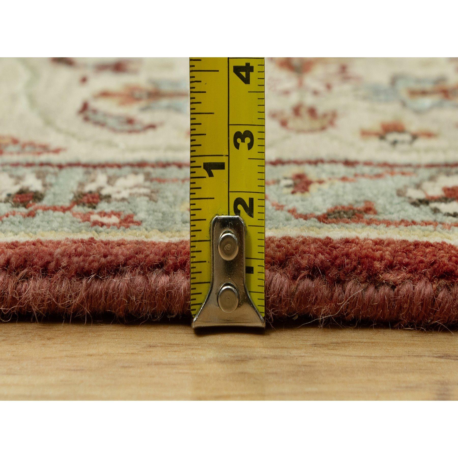Tapis rouge Arroyo Tabriz Haji Jalili Design en laine douce nouée à la main 9'2