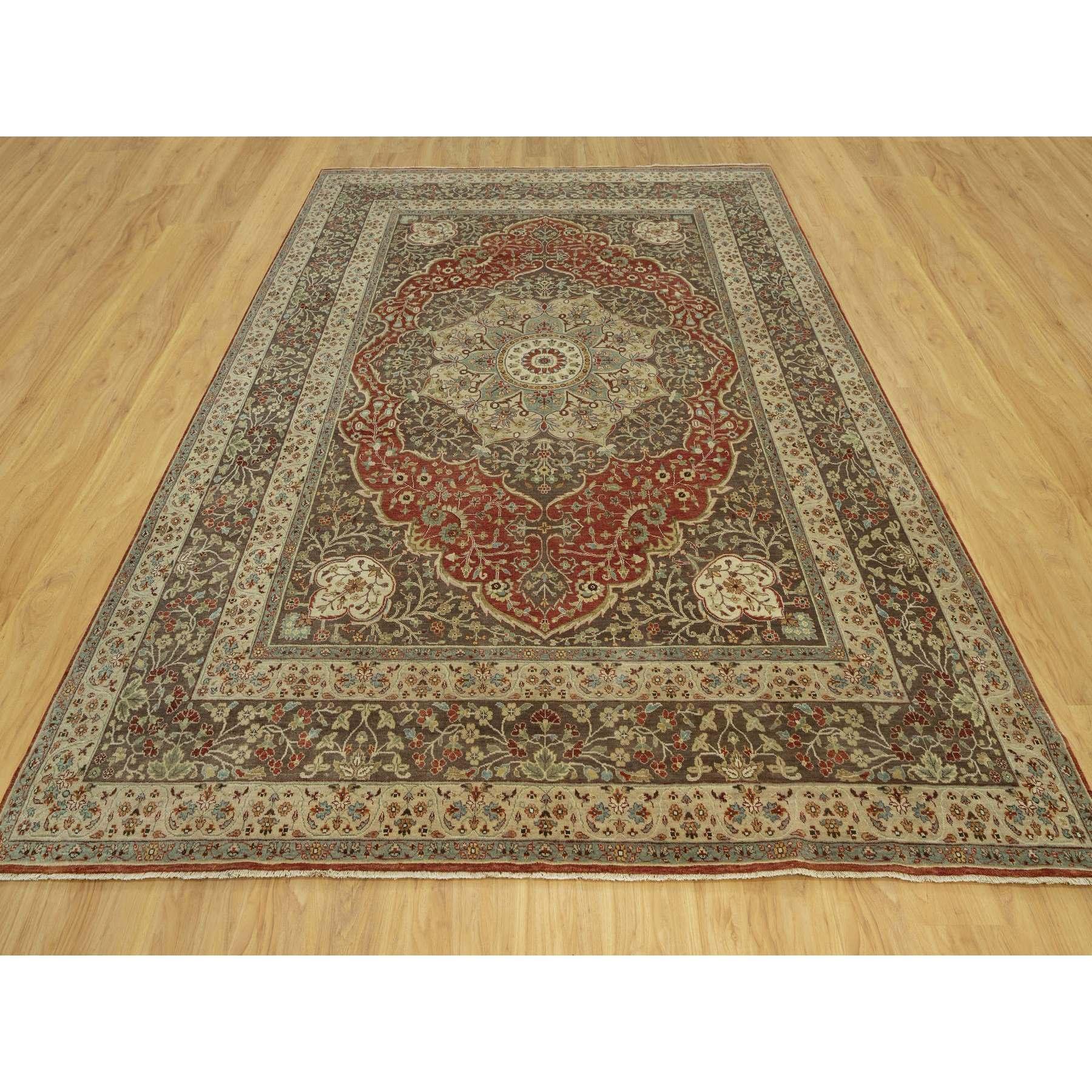 Indien Tapis rouge Arroyo Tabriz Haji Jalili Design en laine douce nouée à la main 9'2