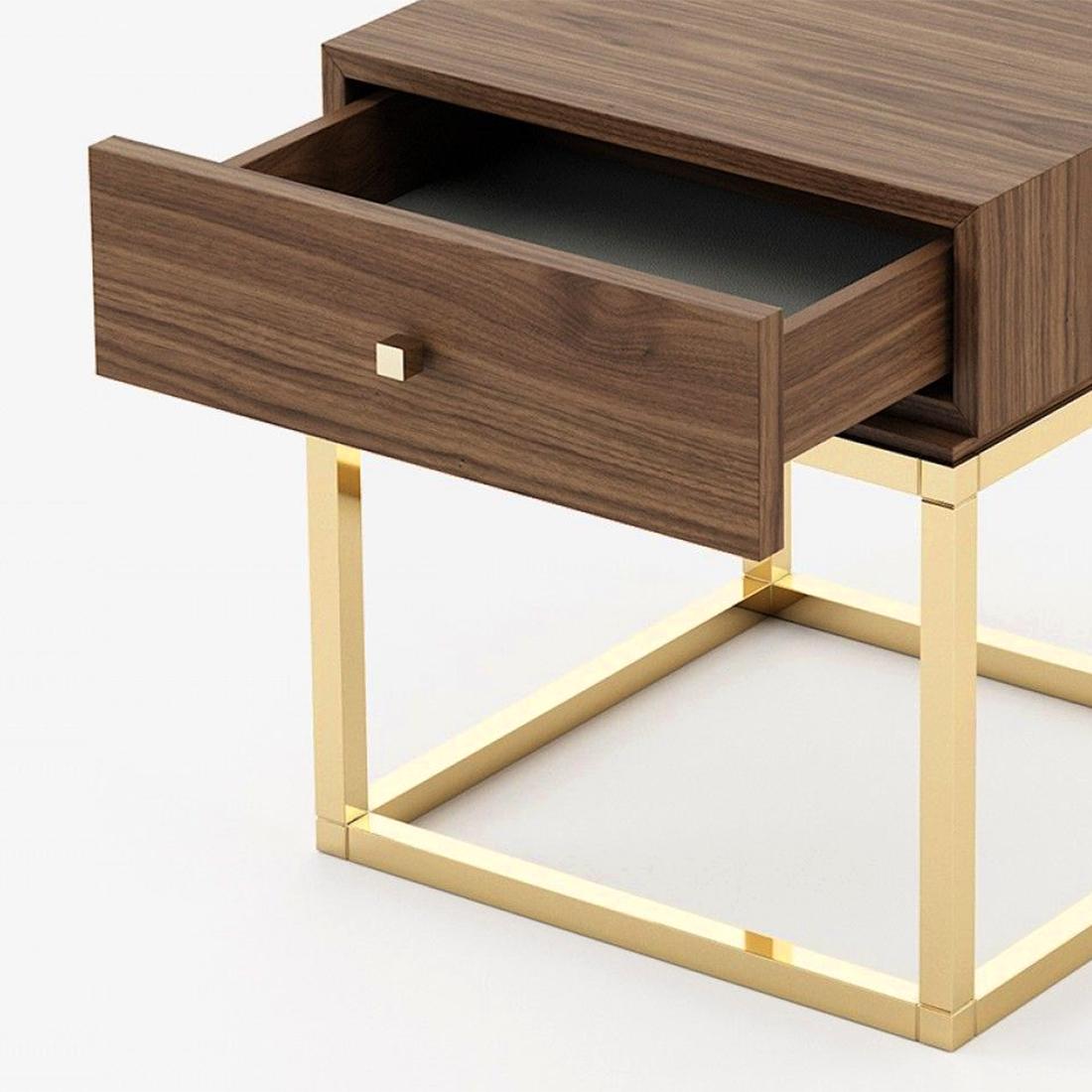 Acier inoxydable Tanka Walnut  Table d'appoint en vente