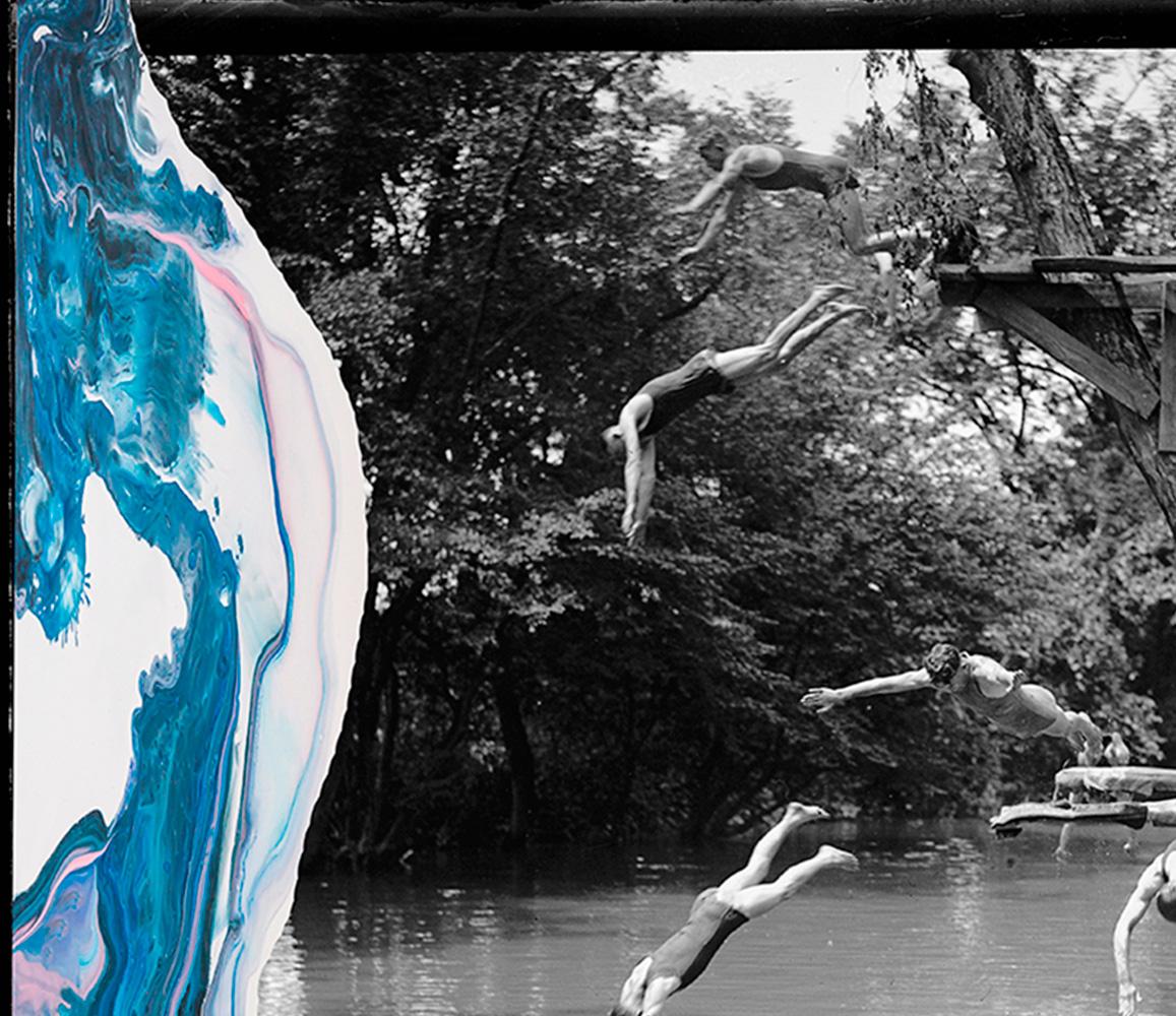 Persone III. Dalla serie The Dis(This) appearance. Fotografia a colori - Photograph Contemporaneo di Arslan Sükan