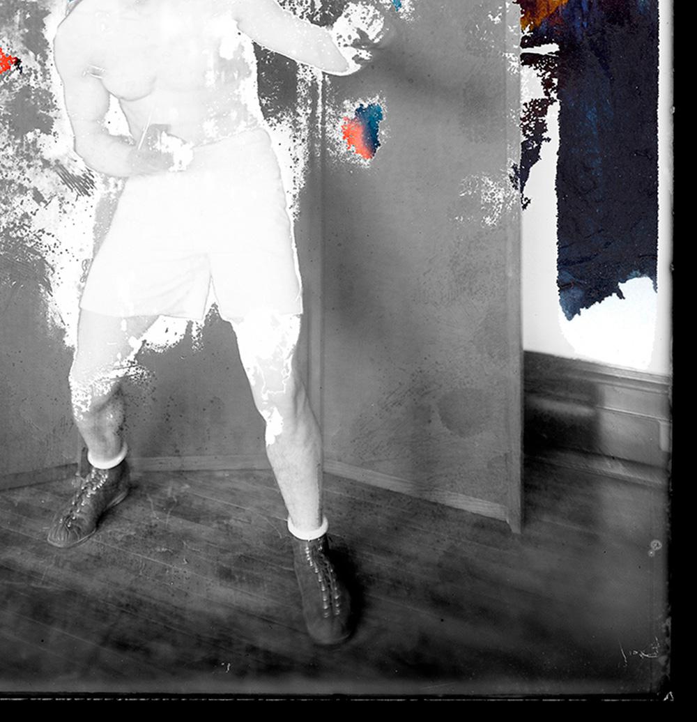 Persone IV. Dalla serie The Dis(This) appearance. Fotografia a colori - Photograph Contemporaneo di Arslan Sükan