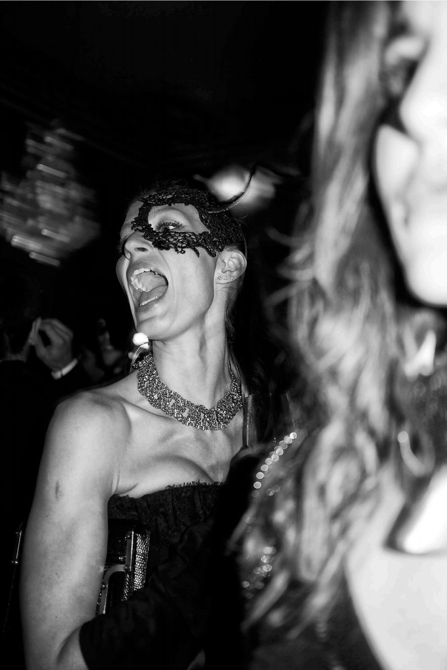 Portrait Photograph Arslan Sükan - Sans titre 14 (Paris), de la série  La Notte, moyen