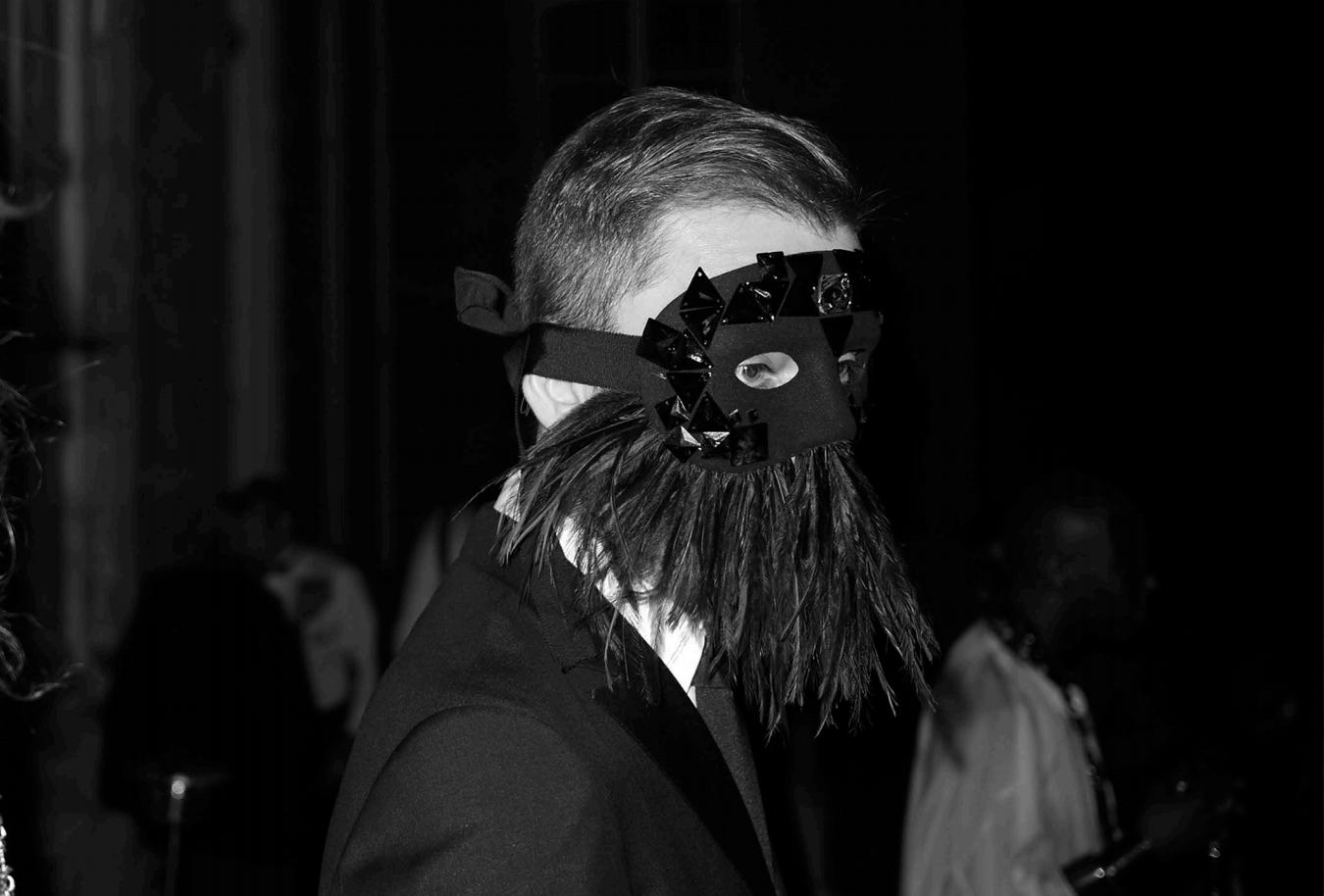 Portrait Photograph de Arslan Sükan - Sin título 25 París. De la serie La Notte, Fotografía en blanco y negro