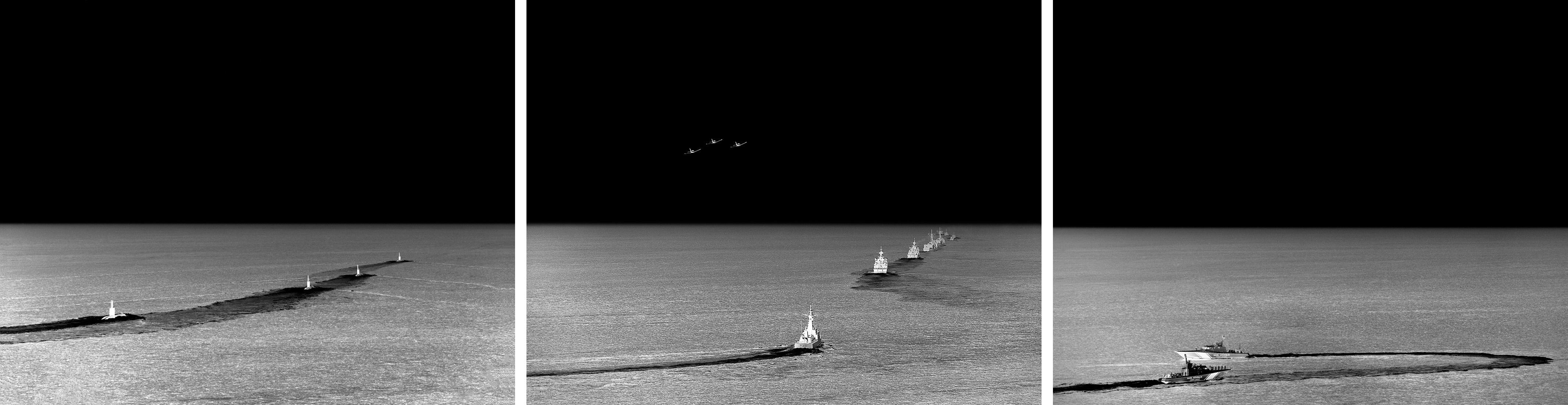 Black and White Photograph de Arslan Sükan - Visible, Desaparición y Destino, Tríptico
