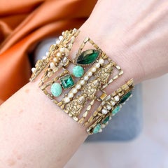 ART 1960s Green Glass and Faux Pearl Vintage Buddha Bracelet