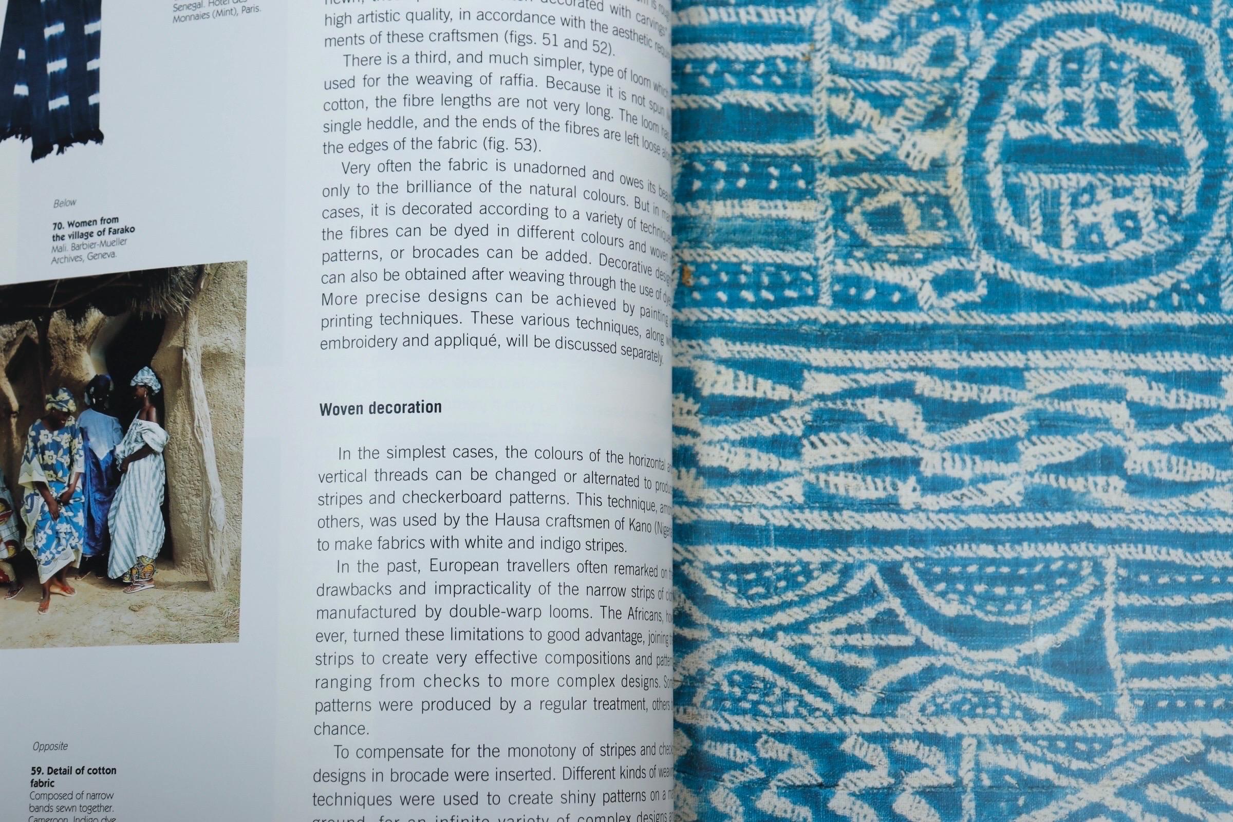 Fin du 20e siècle Art and Craft in Africa par Laure Meyer en vente
